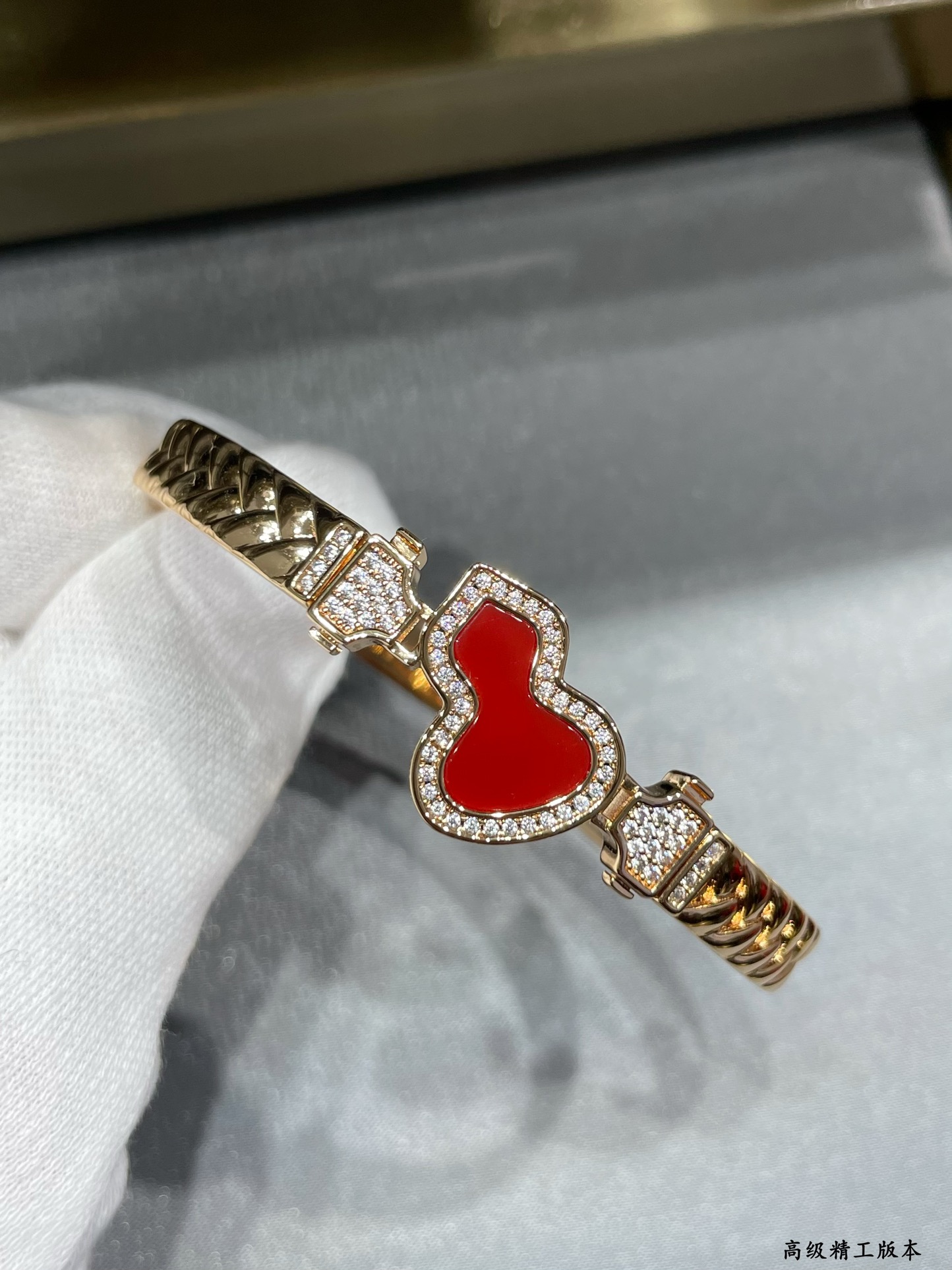 Qeelin Wulu bracelet 18K rose gold red carnelian white diamond 17cm