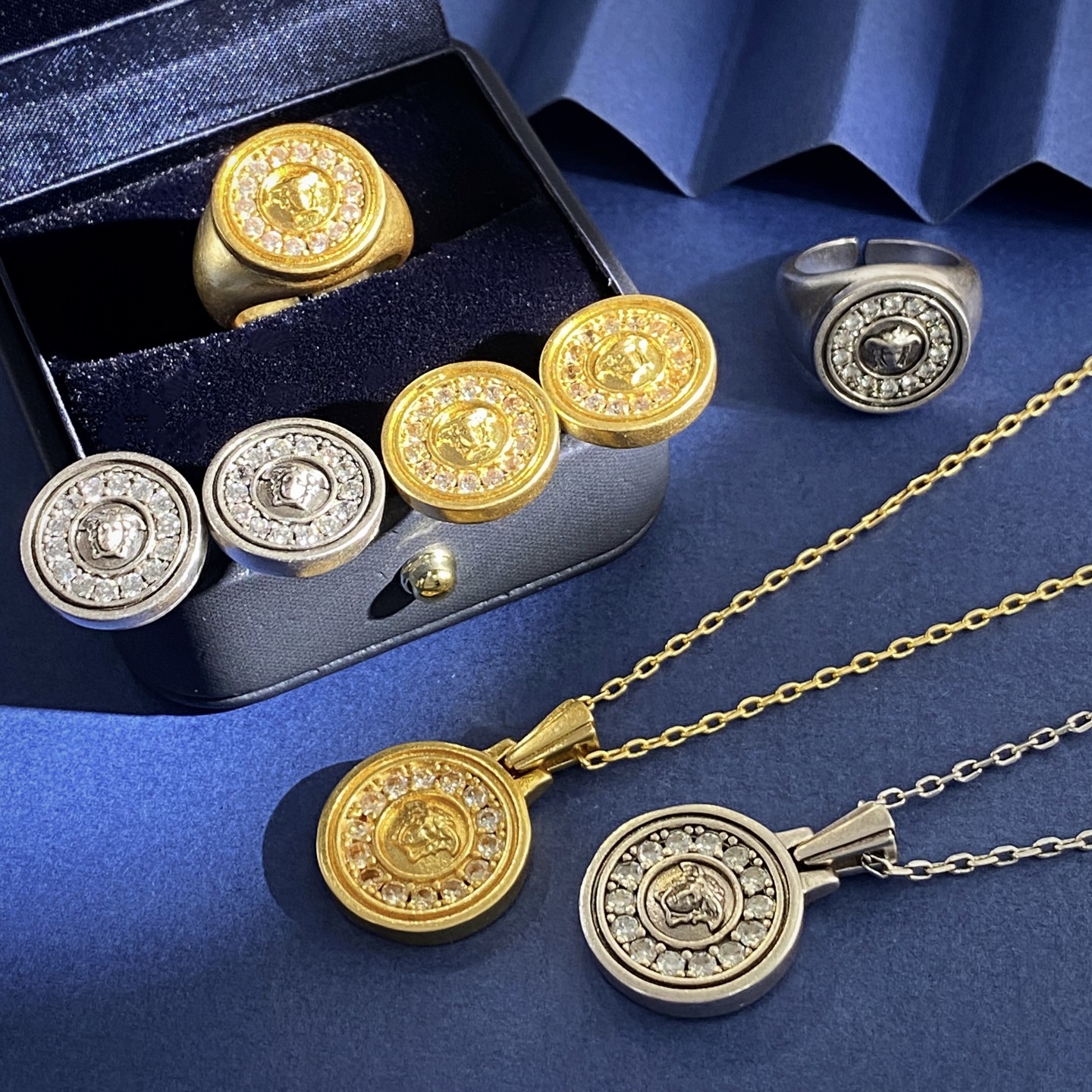 Luxury necklace