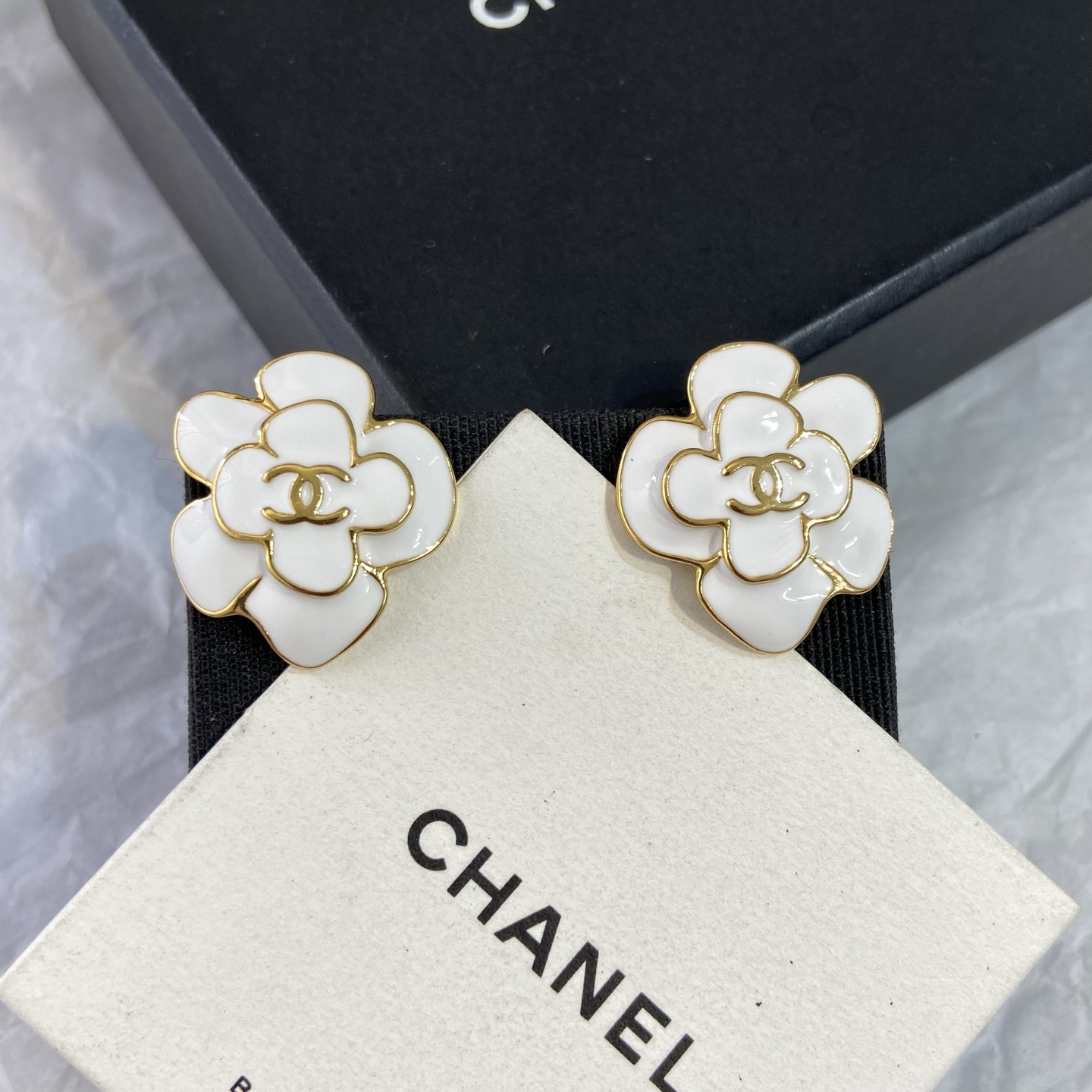 Chanel Camellia CC Stud Earrings earrings Gold-tone metal with red black or white enamel 2cm diameter
