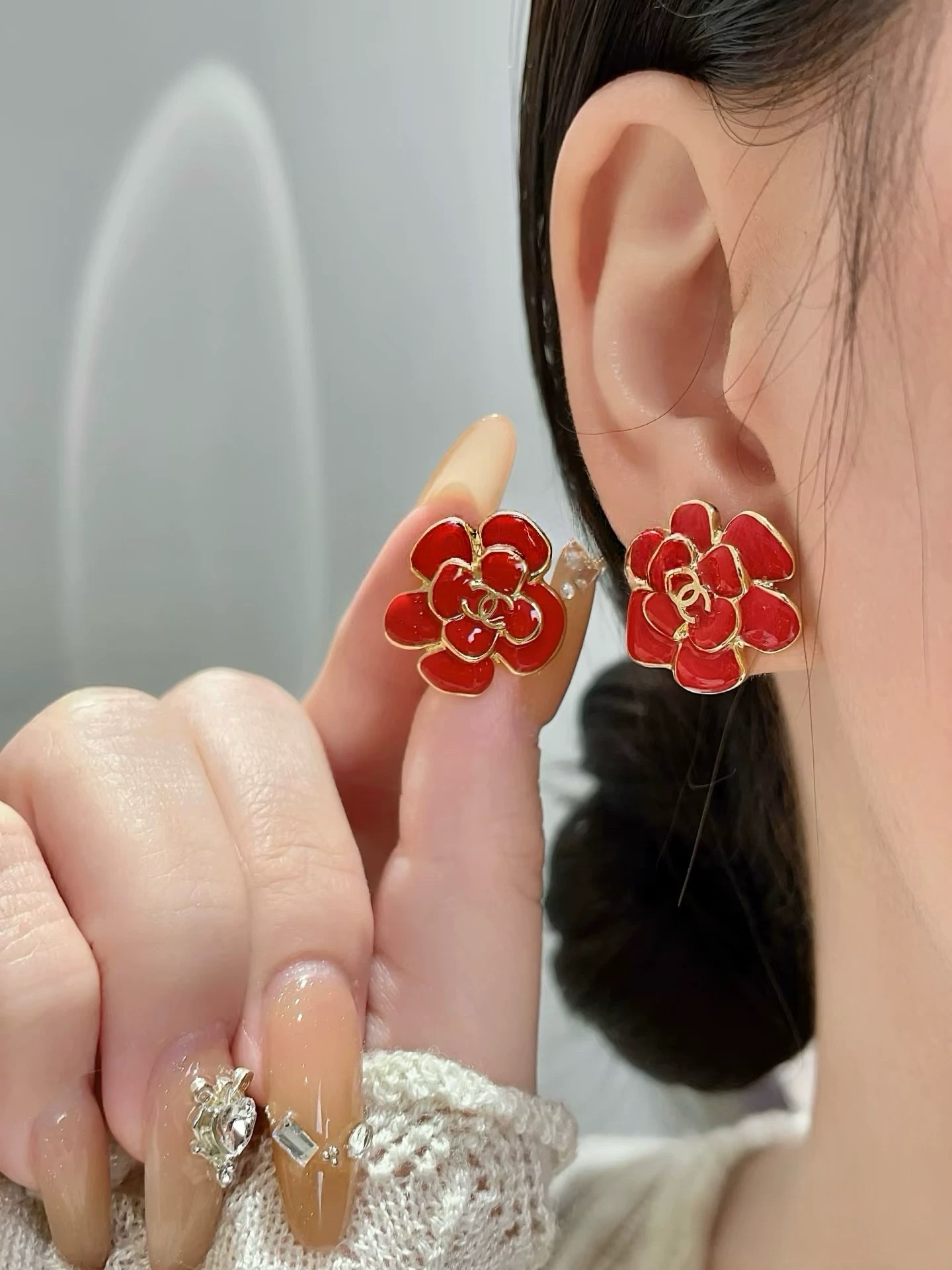 Chanel Camellia CC Stud Earrings earrings Gold-tone metal with red black or white enamel 2cm diameter