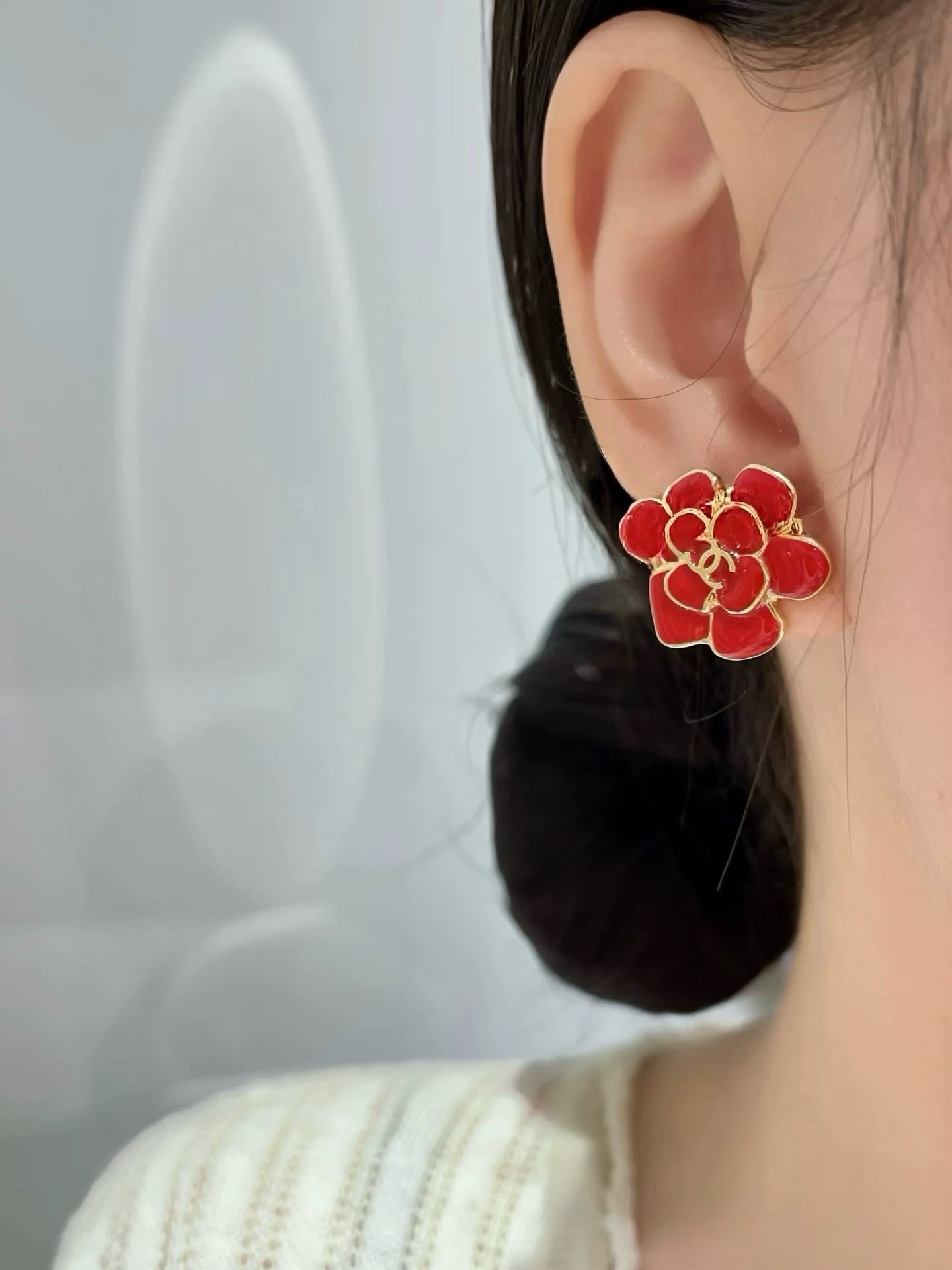 Chanel Camellia CC Stud Earrings earrings Gold-tone metal with red black or white enamel 2cm diameter