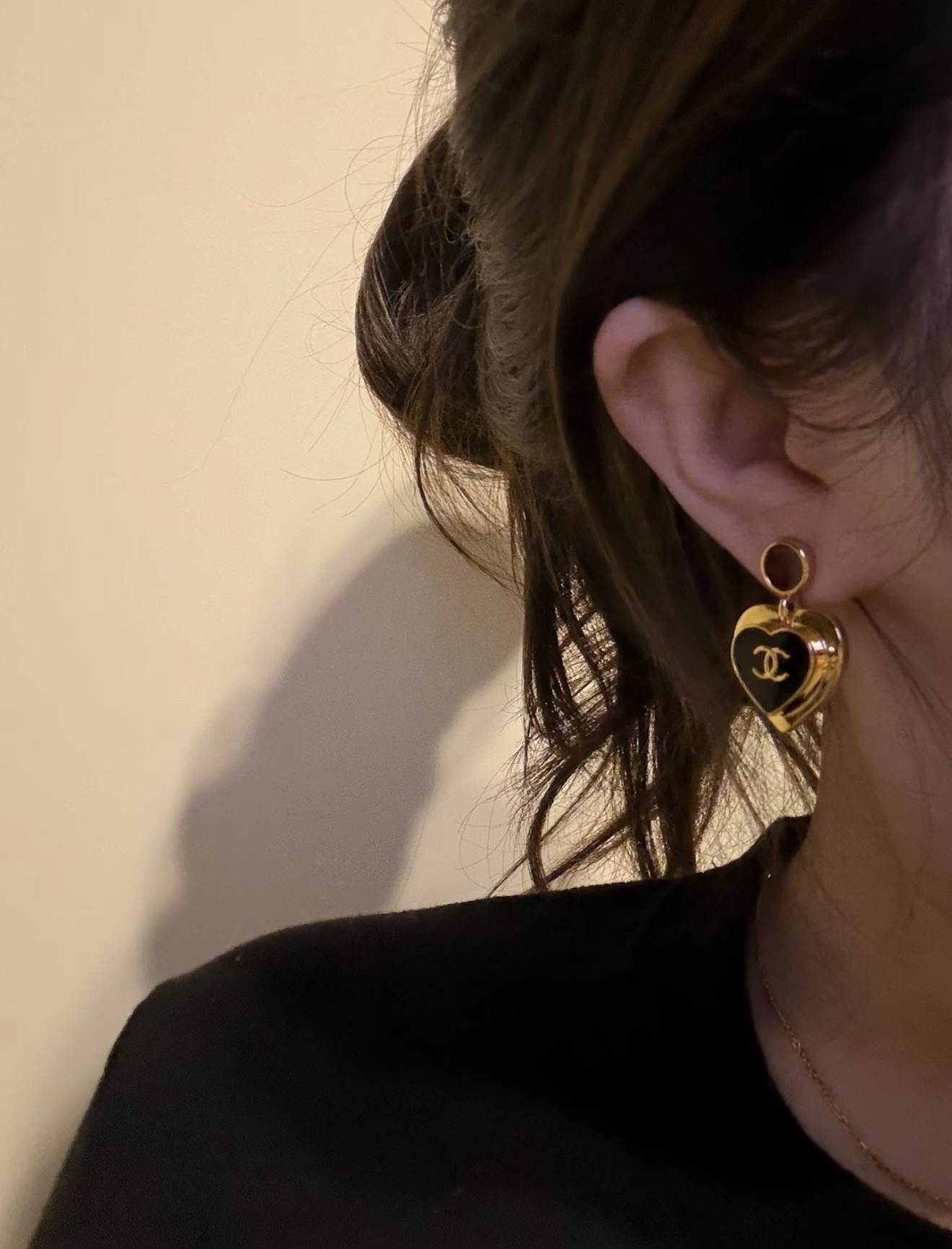 Chanel CC Heart Drop Earrings earrings gold-tone metal black enamel burgundy enamel 2 5cm drop length