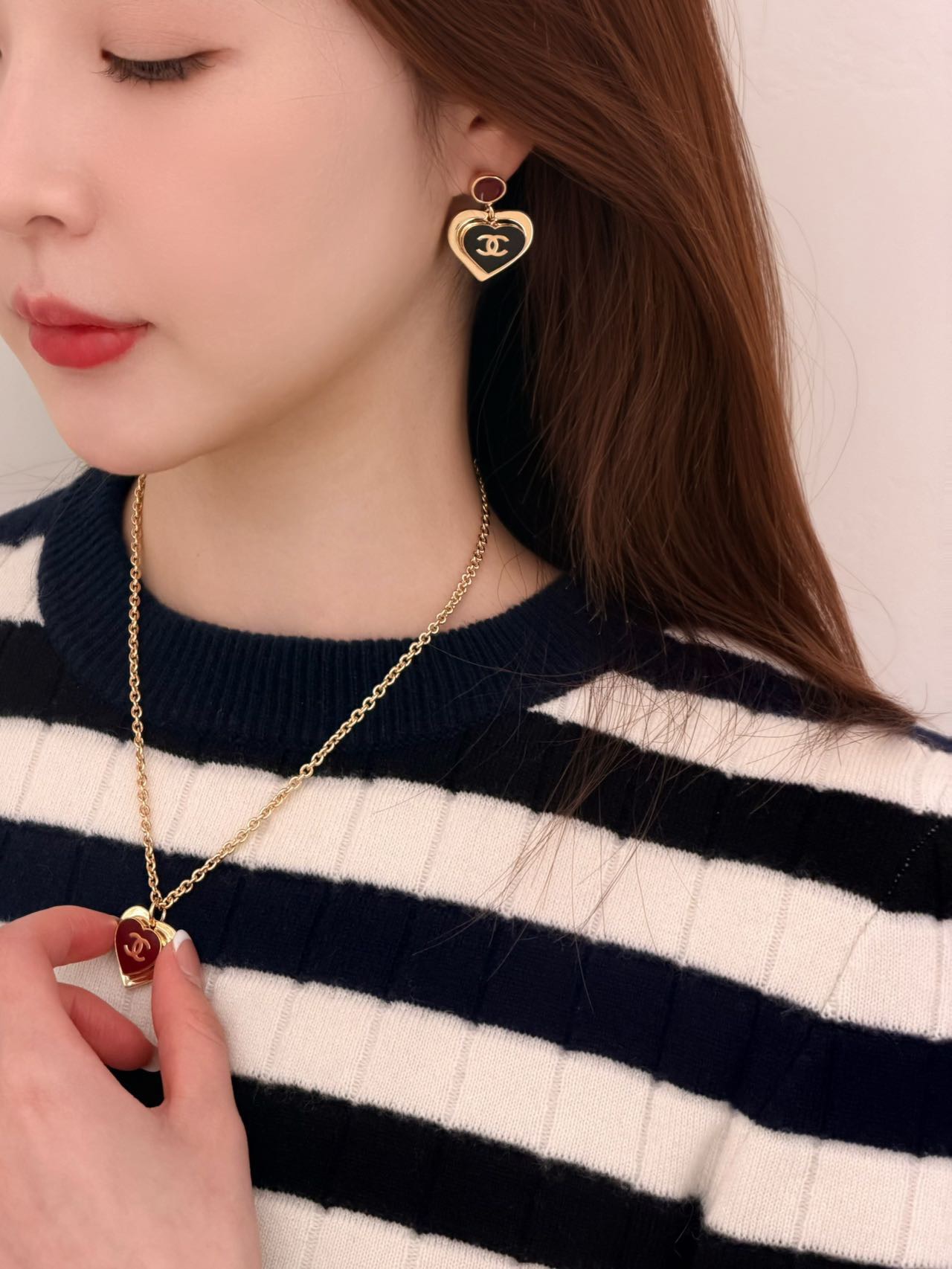 Chanel CC Heart Drop Earrings earrings gold-tone metal black enamel burgundy enamel 2 5cm drop length