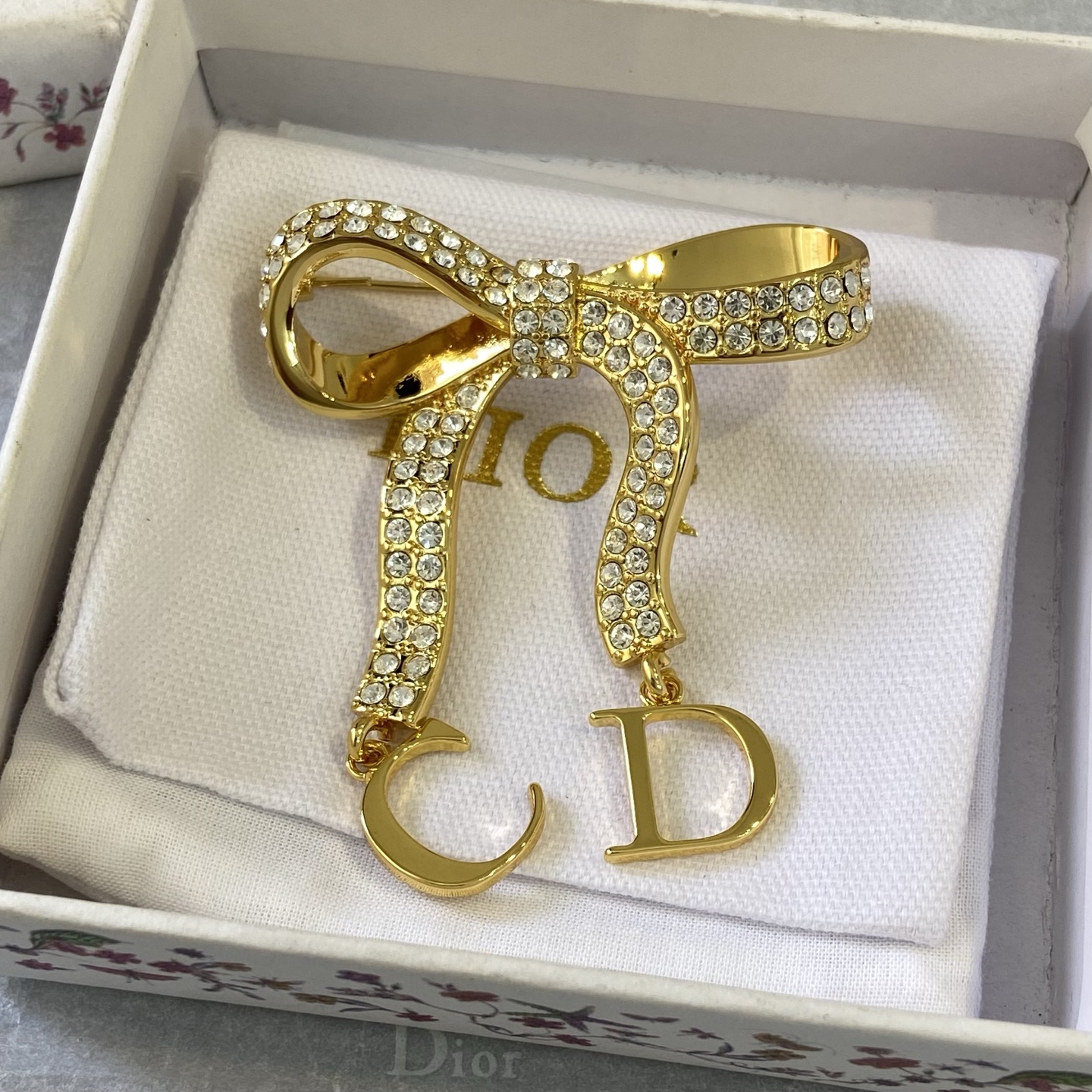 Dior Bow CD Charm Crystal Brooch brooch gold-tone metal with clear faceted crystals 4 5cm width x 5cm drop length