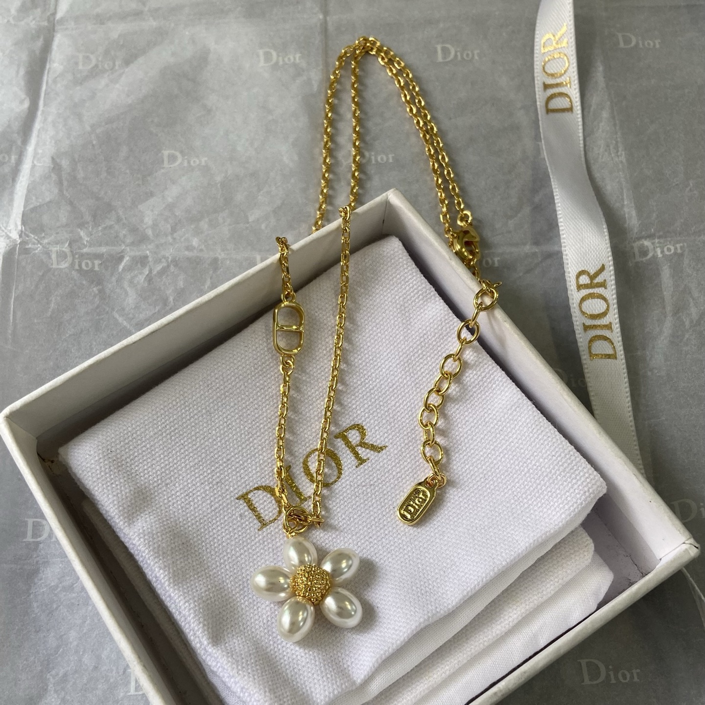 Dior CD Logo Pearl Flower Pendant necklace gold-tone metal white resin pearl 42cm with 5cm extender