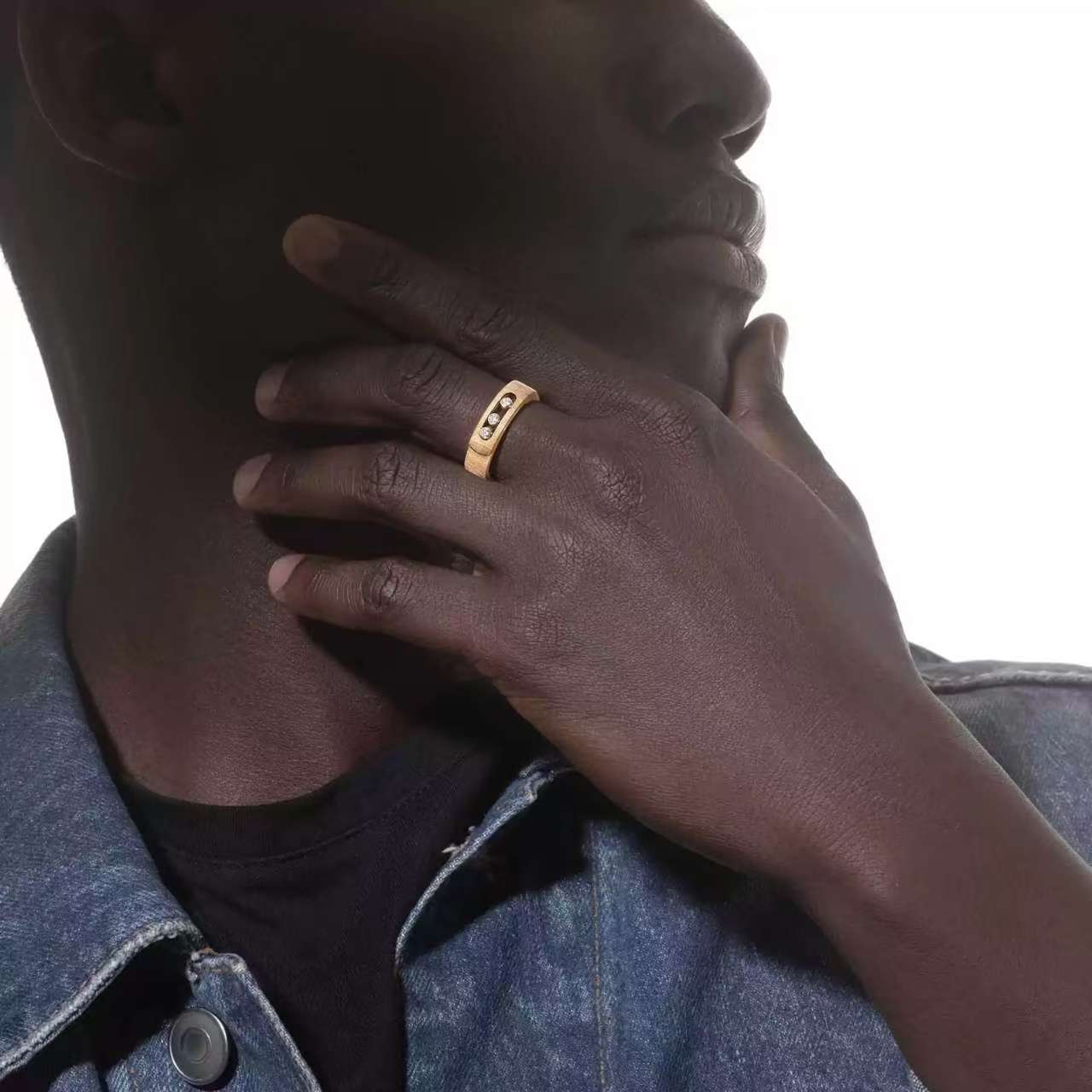 Messika Move Noa ring 18k yellow gold 18k white gold 18k rose gold with clear round diamonds brushed textured metal finish 6 7 8 9