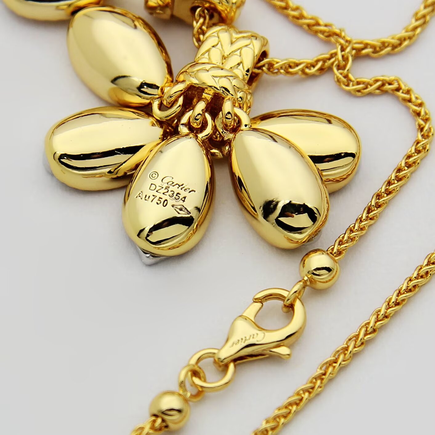 Cartier Grain de Cafe necklace Yellow Gold with Diamond Accents Rose Gold with Diamond Accents White Gold with Diamond Accents 42cm