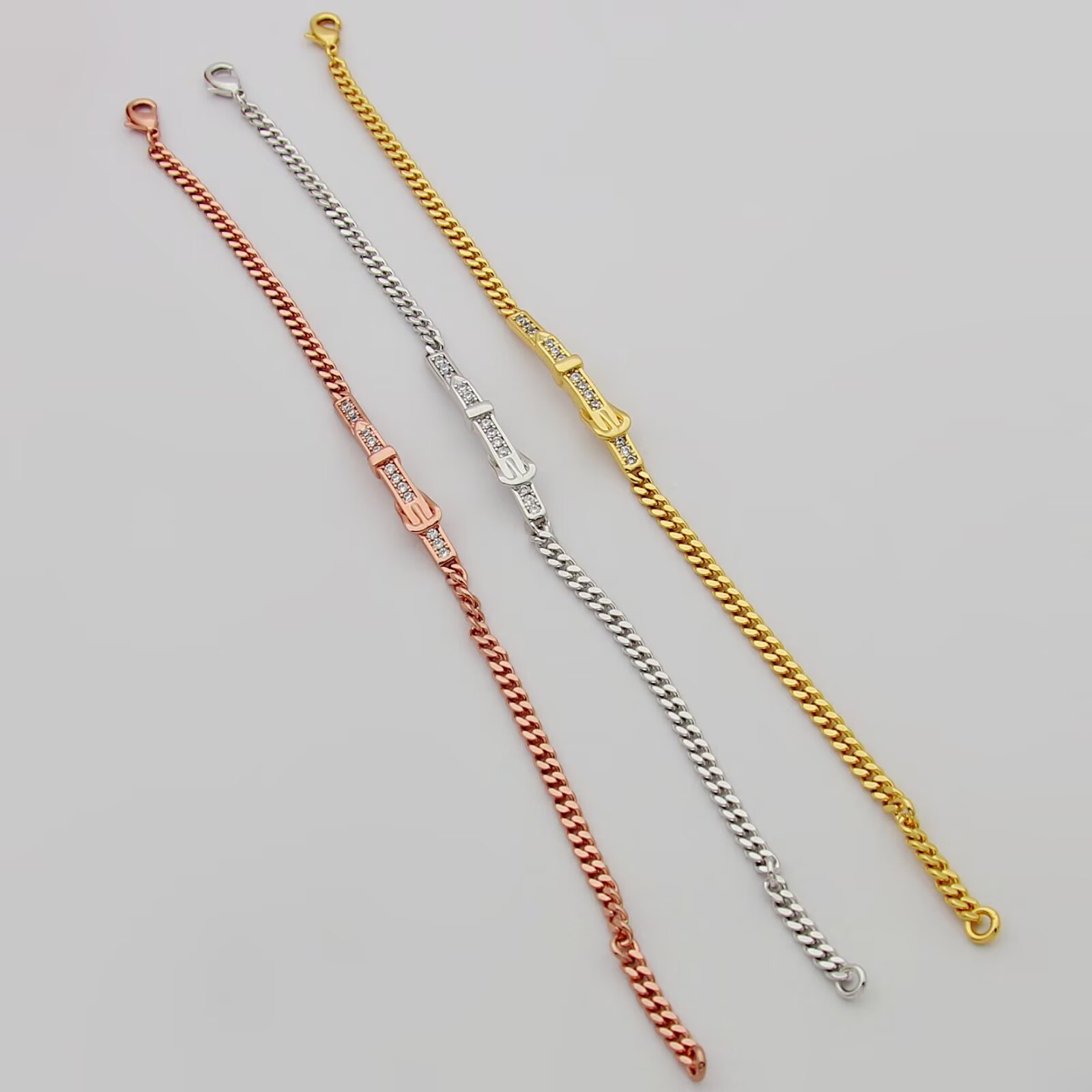 Bracciale Hermes con fibbia a catena e catena in oro giallo oro rosa argento con pietre chiare simili a diamanti 17 cm
