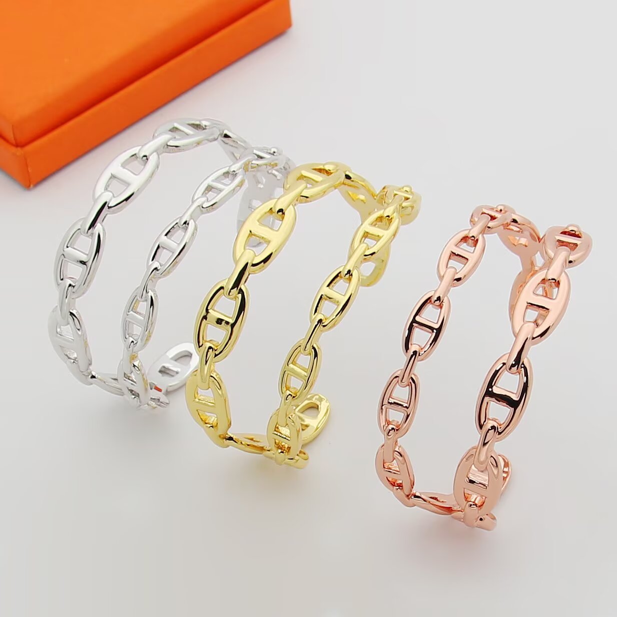 Bracciale Hermes Chaine d Ancre Enchainee Argento sterling metallo argentato senza pietre preziose Polsino aperto regolabile taglia unica