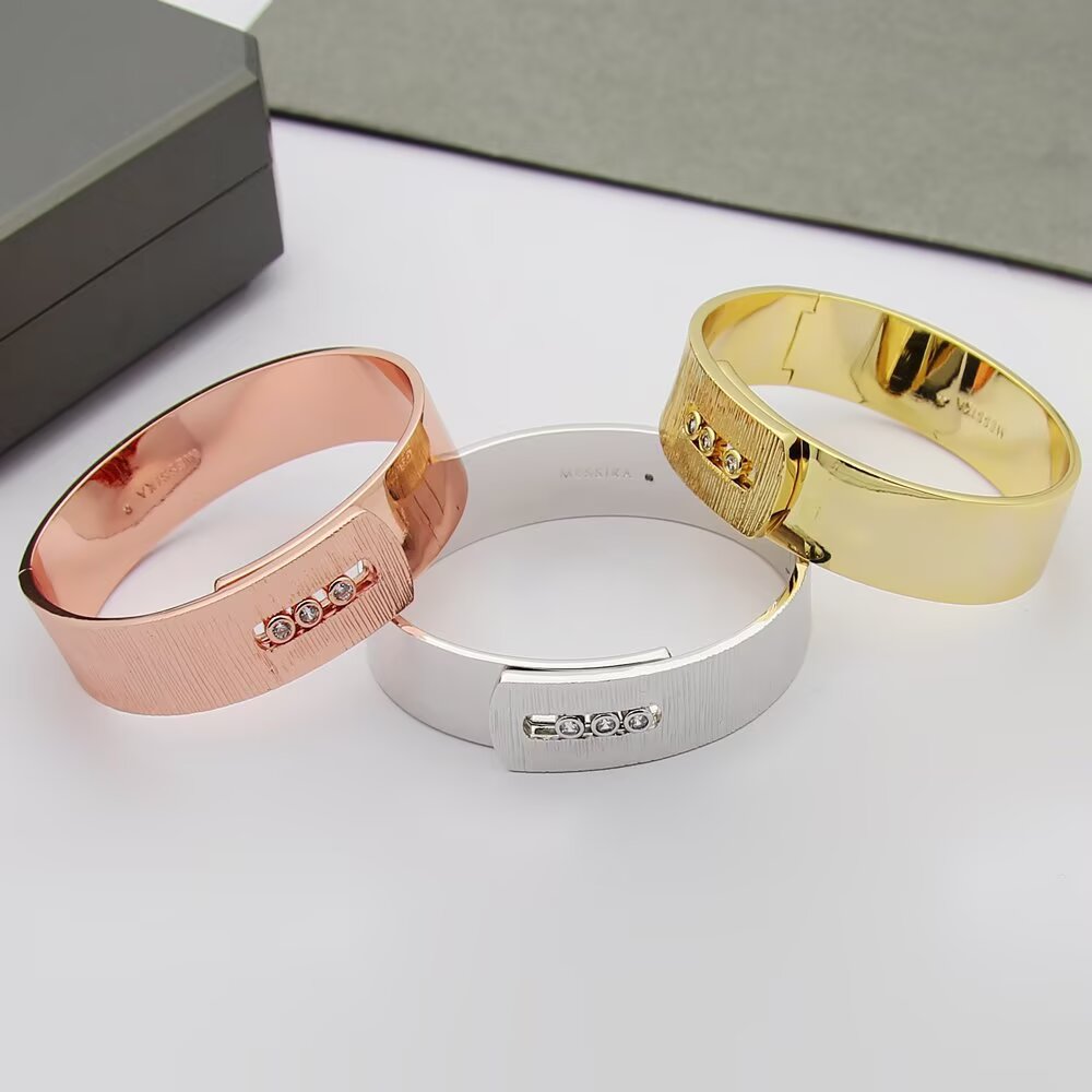 Messika Move Noa bracelet Available in 18k rose gold 18k white gold 18k yellow gold set with brilliant-cut white diamonds 17cm