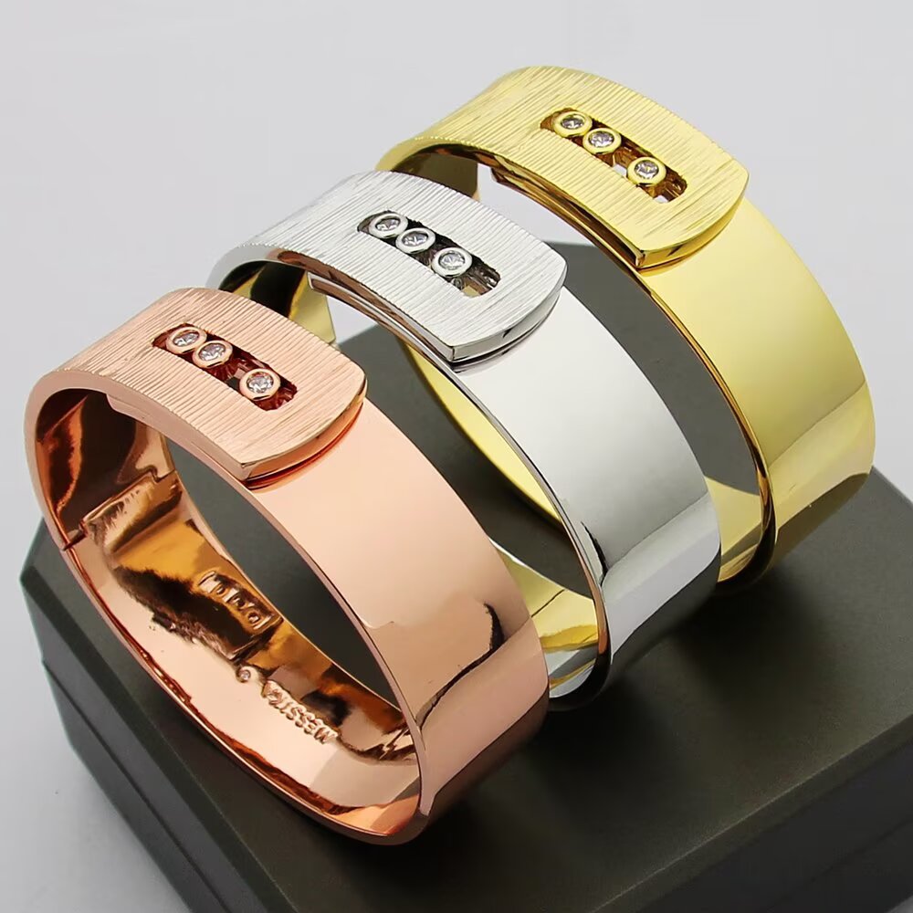 Messika Move Noa bracelet Available in 18k rose gold 18k white gold 18k yellow gold set with brilliant-cut white diamonds 17cm