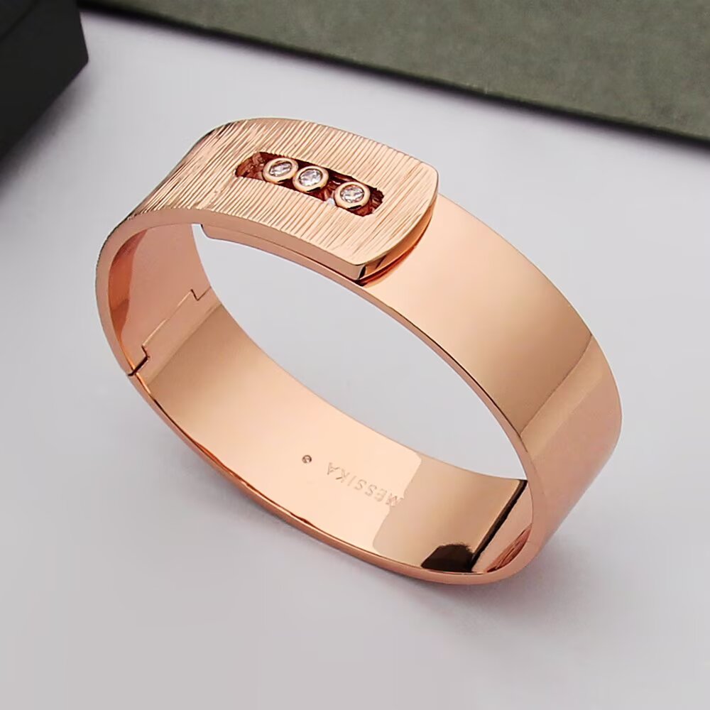 Messika Move Noa bracelet Available in 18k rose gold 18k white gold 18k yellow gold set with brilliant-cut white diamonds 17cm