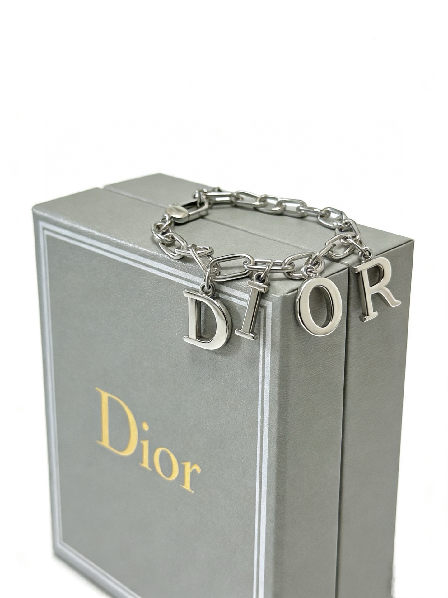 Dior Dio r evolution Letter Charm Bracelet bracelet Silver-toned metal no additional gemstones 18cm