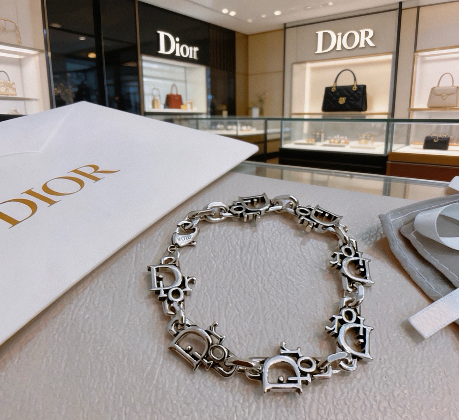 Dior Dio r evolution Logo Chain Bracelet bracelet Silver-toned metal no accent stones 19cm