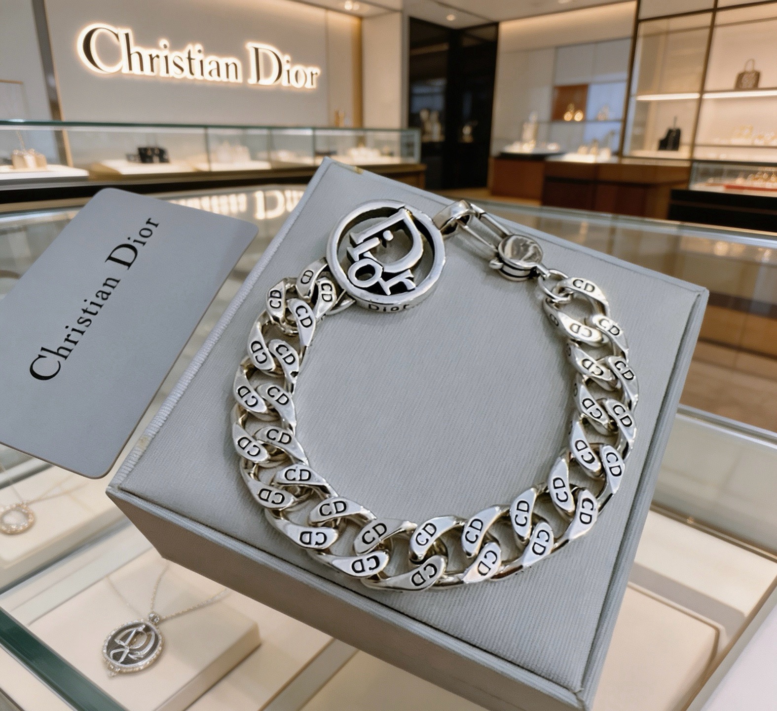 Dior CD Icon Cuban Chain Bracelet bracelet Silver-toned metal with black enamel CD logo detailing 19cm