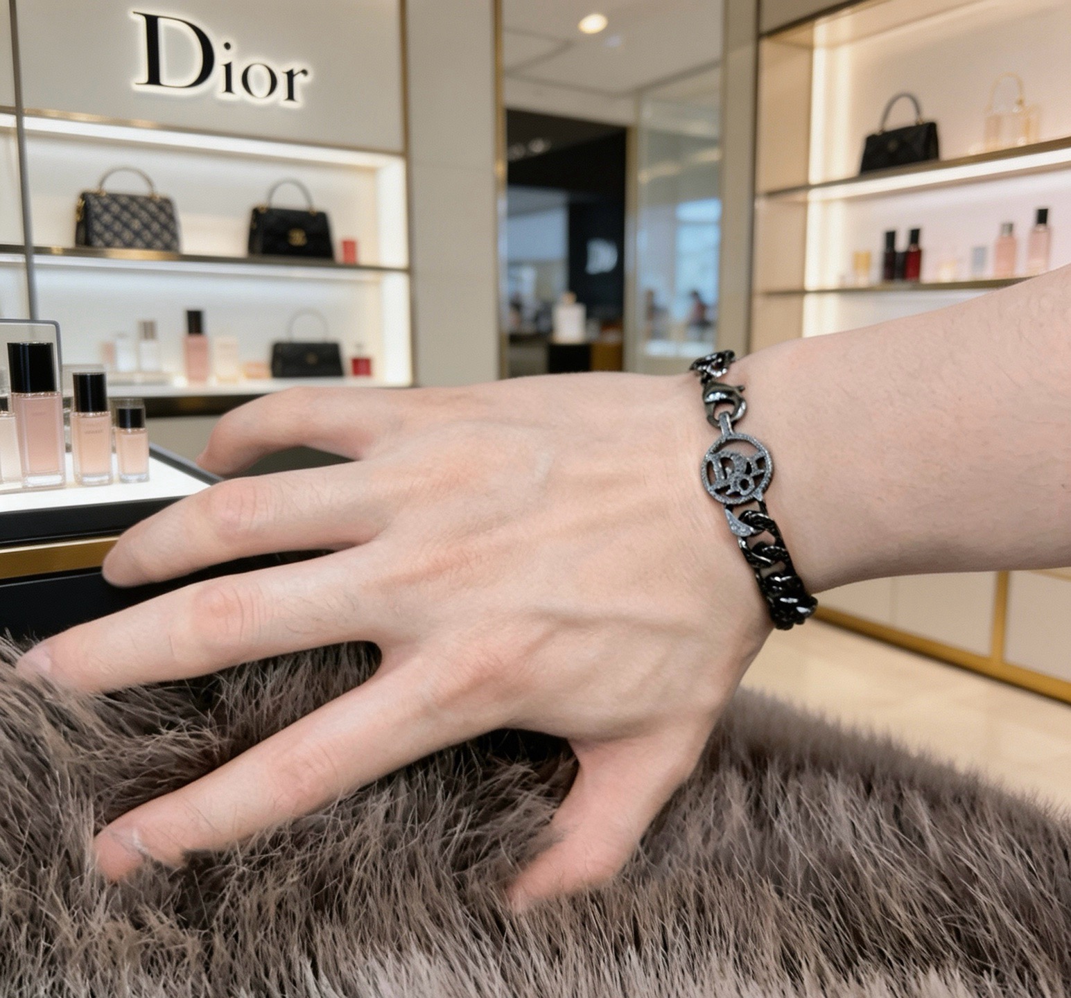 Christian Dior CD Logo Engraved Curb Chain bracelet Gunmetal black ruthenium-toned metal with engraved detailing 19cm
