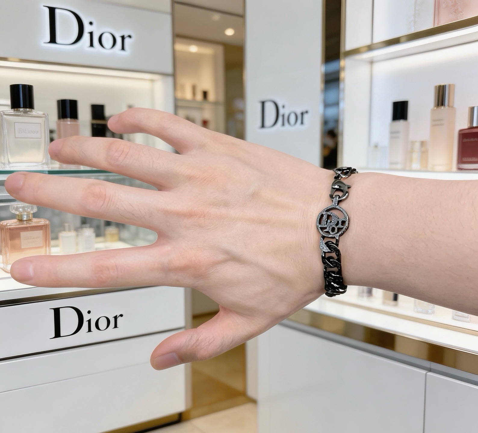 Christian Dior CD Logo Engraved Curb Chain bracelet Gunmetal black ruthenium-toned metal with engraved detailing 19cm
