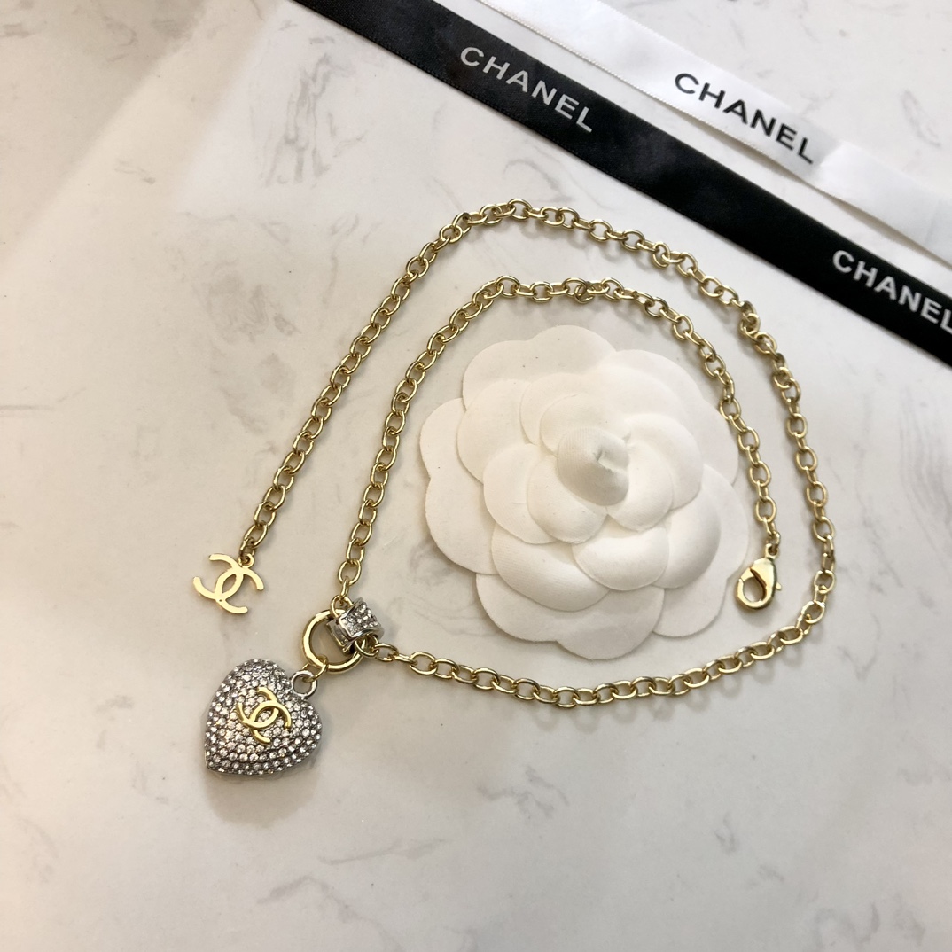Chanel CC Crystal Heart Pendant necklace gold-tone metal with clear crystal pave 42cm with 5cm extender