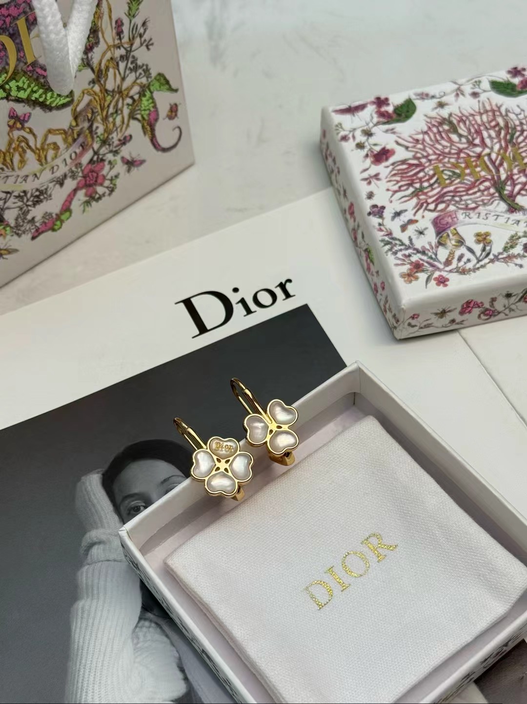 Dior Happy Hearts Clover earrings gold-tone metal with white mother-of-pearl 1 5cm drop length