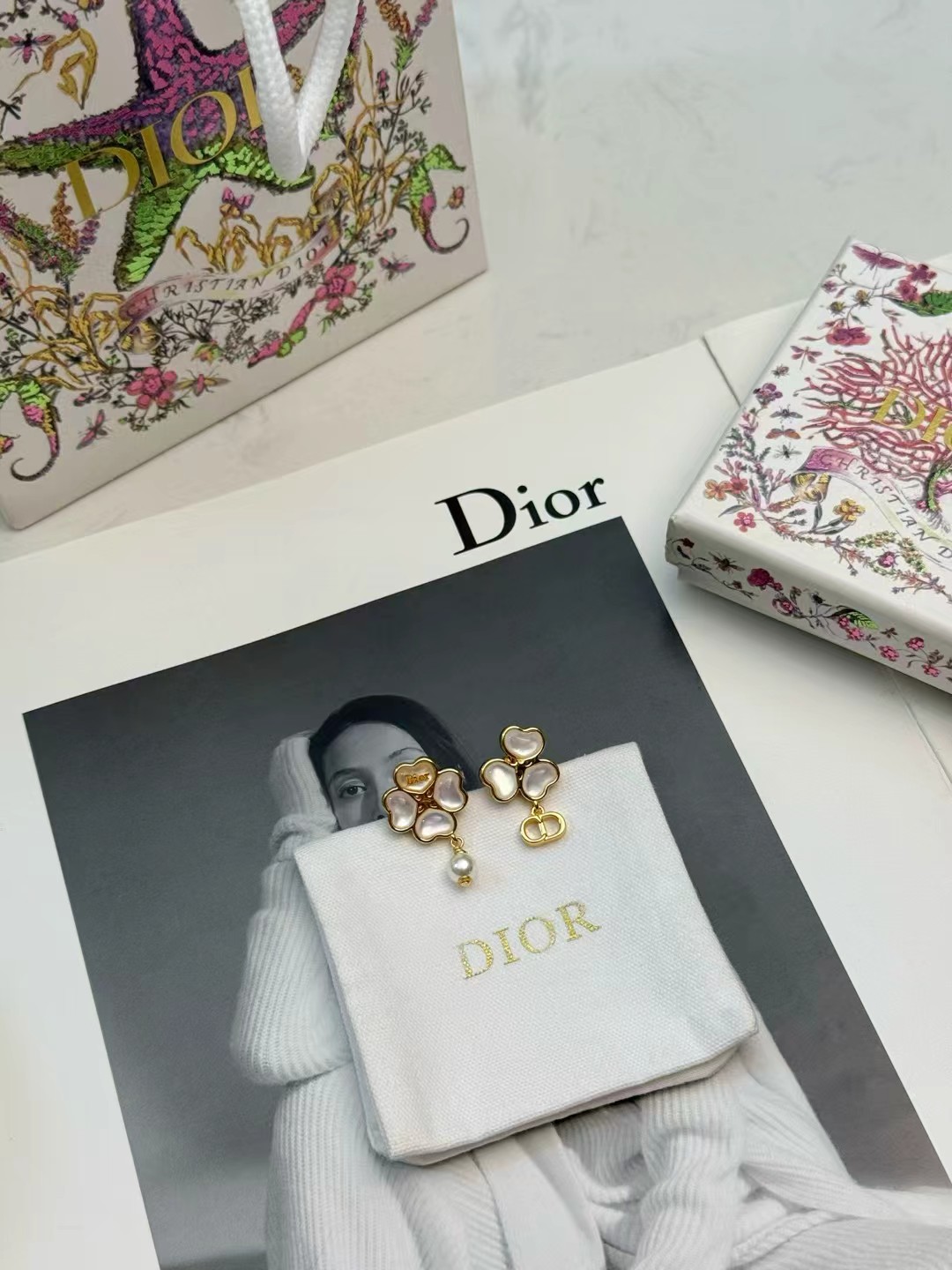 Dior Clover CD Pearl Drop earrings Gold-tone metal white mother-of-pearl white pearl One Size