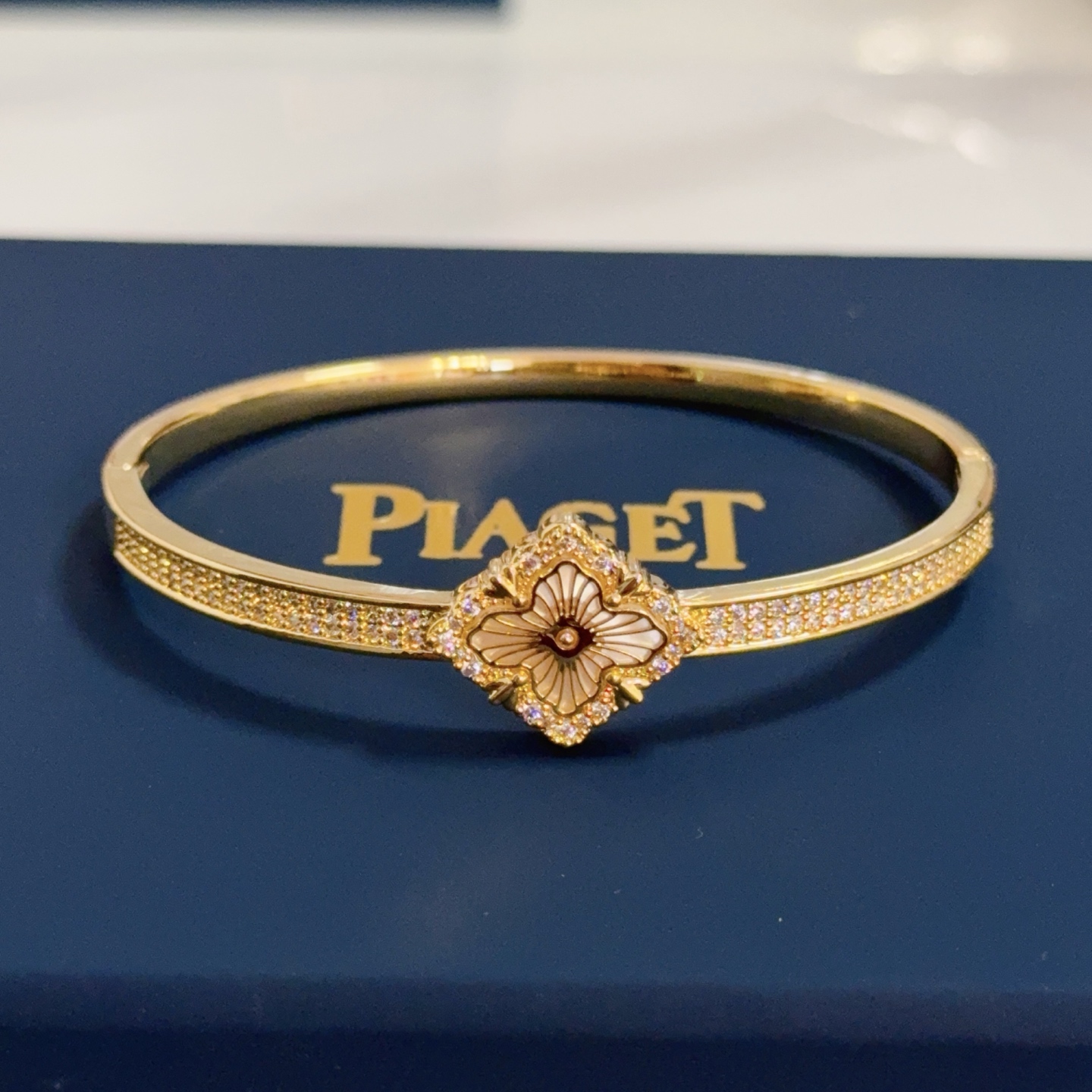 Piaget Rose bracelet Yellow gold with white diamond accents and mother-of-pearl flower detail 17cm