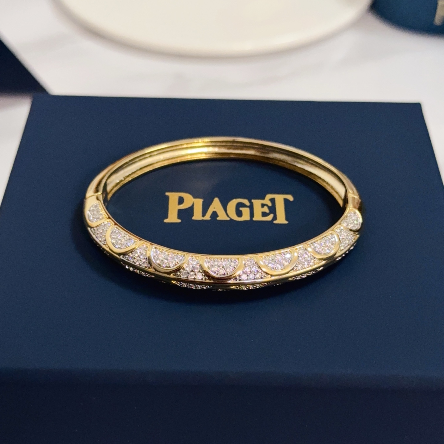 Piaget Possession bracelet 18k yellow gold with pave set clear diamonds 17cm inner circumference