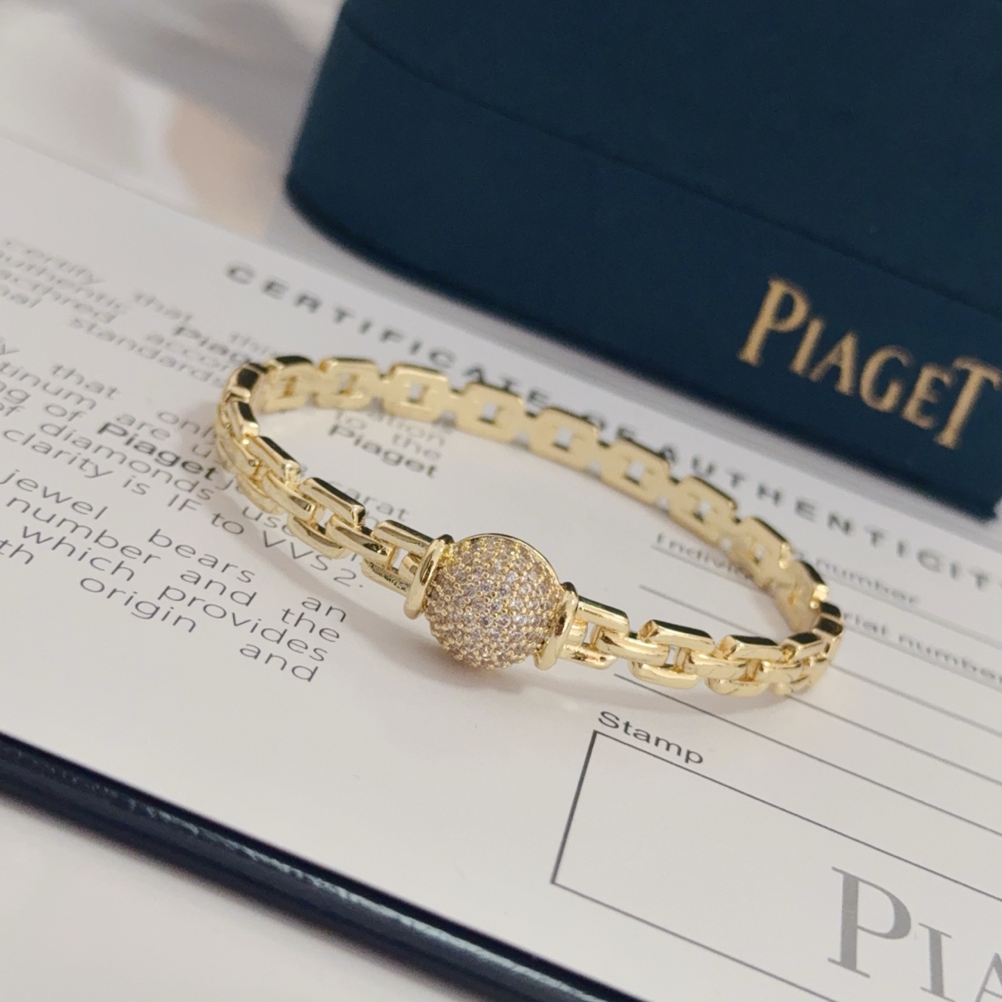 Piaget Possession bracelet Yellow gold with pave clear diamonds 17cm