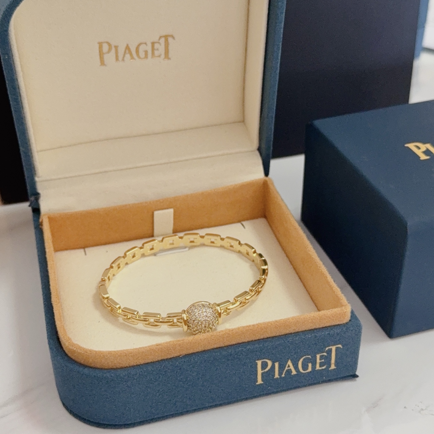 Piaget Possession bracelet Yellow gold with pave clear diamonds 17cm