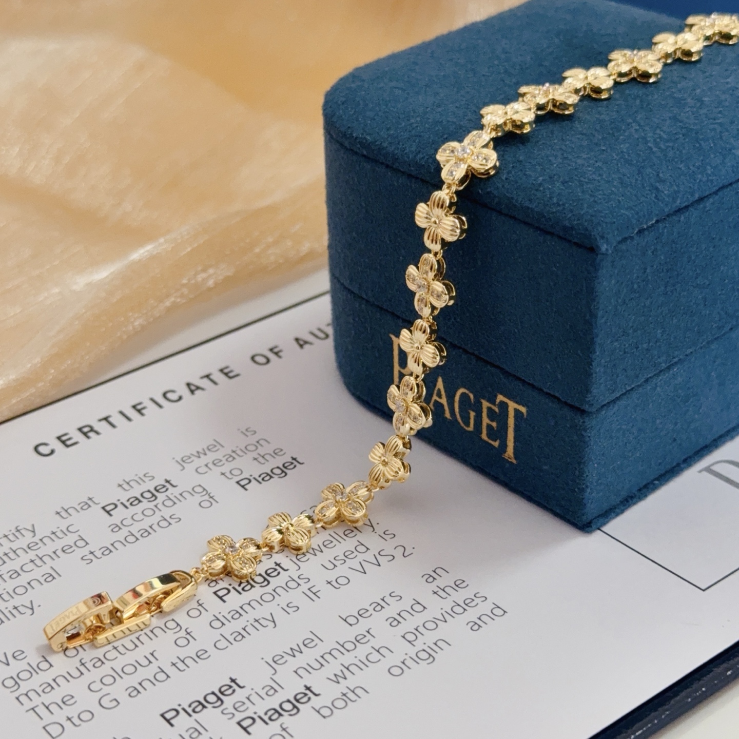 Piaget Rose Flower bracelet Yellow gold with clear diamonds 17cm