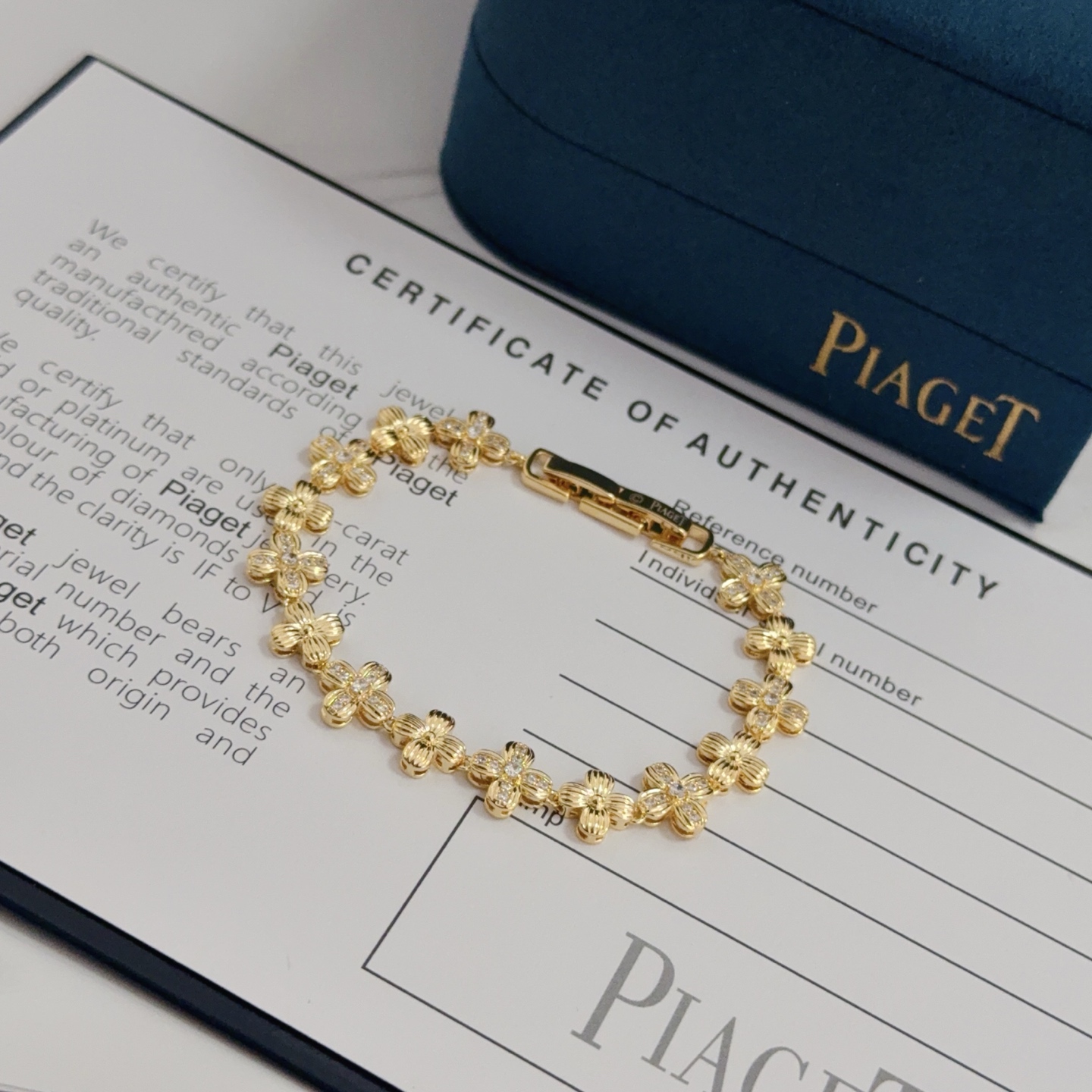 Piaget Rose Flower bracelet Yellow gold with clear diamonds 17cm