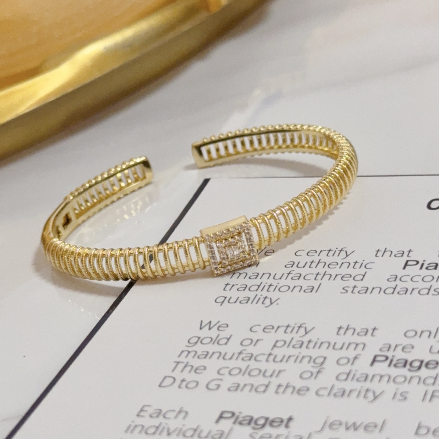 Piaget Extremely Piaget bracelet 18k yellow gold with clear diamonds 17cm
