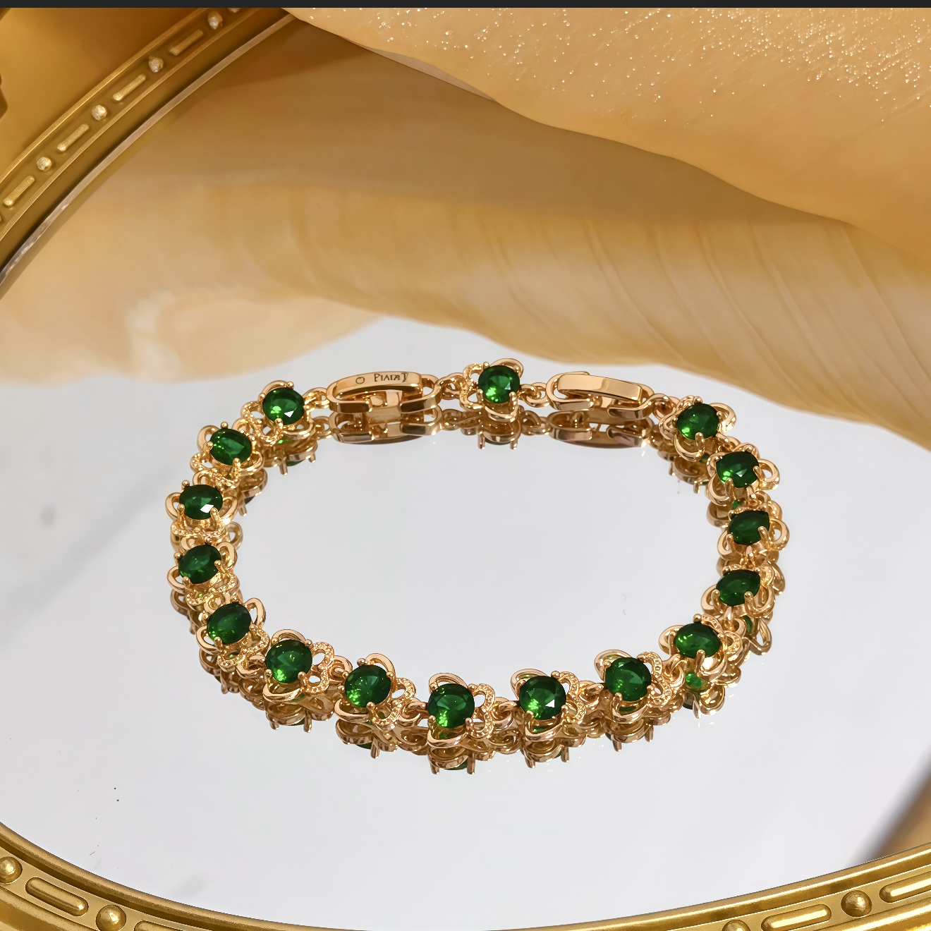 Piaget Rose bracelet Yellow gold with emerald green gemstones 18cm