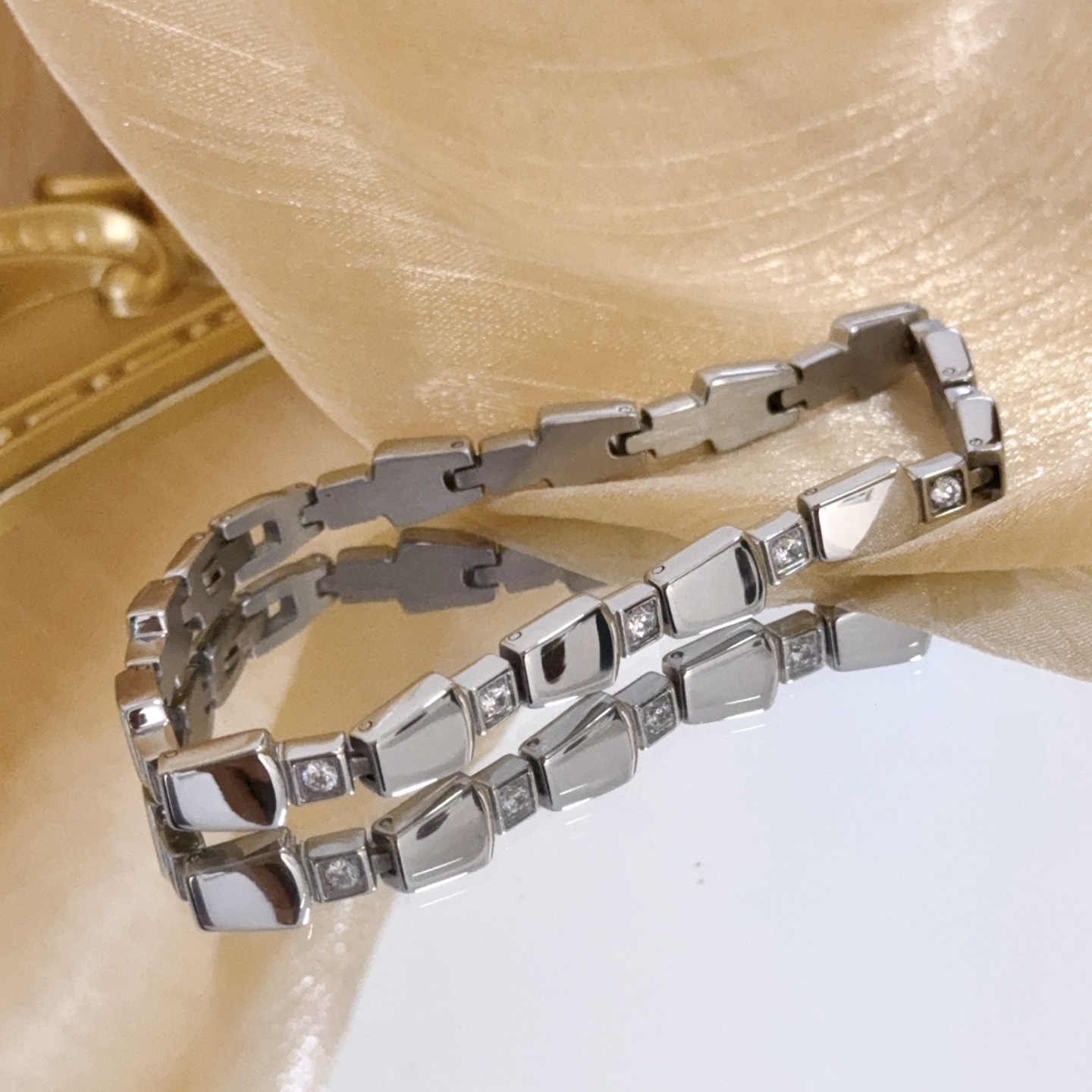 Piaget Dancer bracelet White gold with clear diamonds 18cm