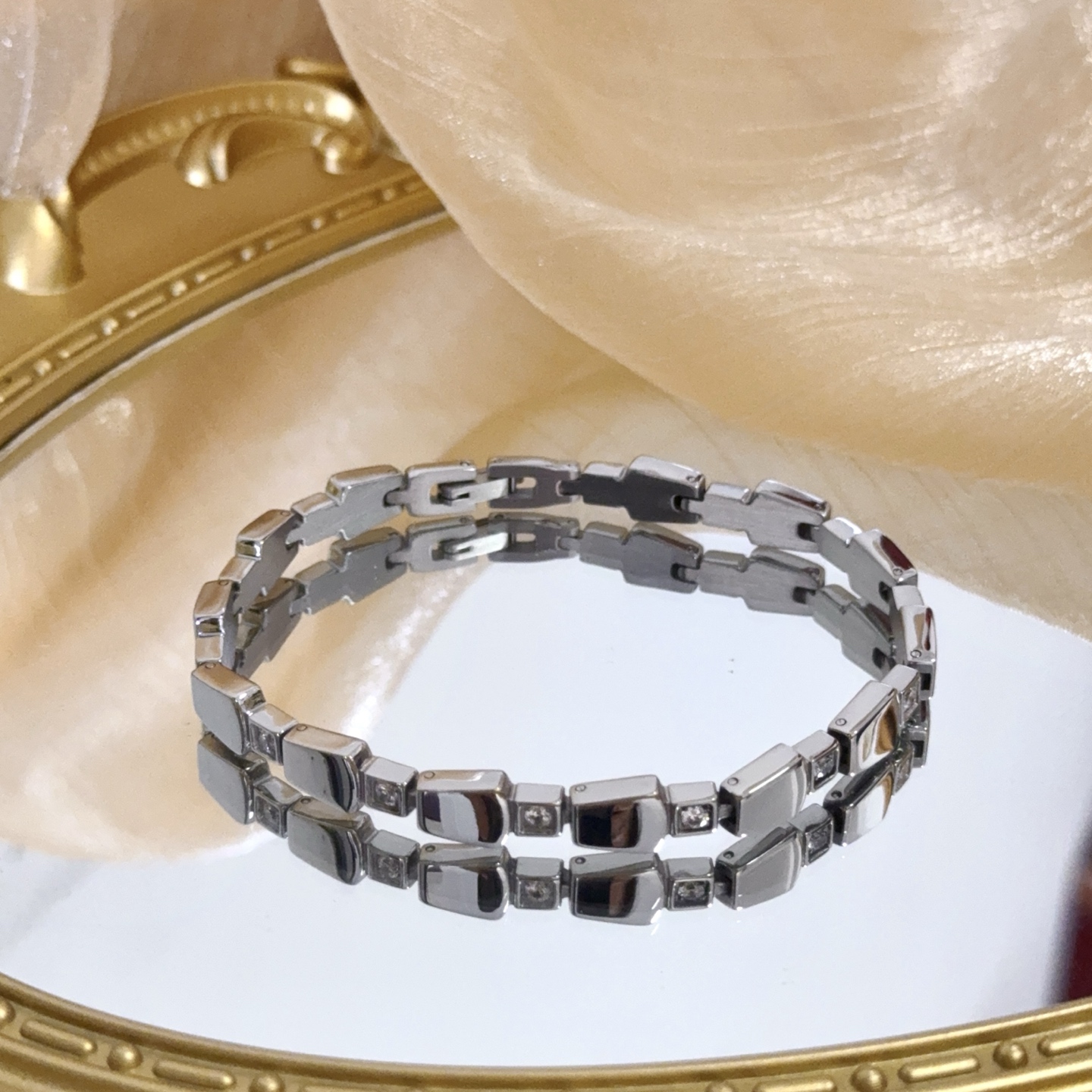 Piaget Dancer bracelet White gold with clear diamonds 18cm