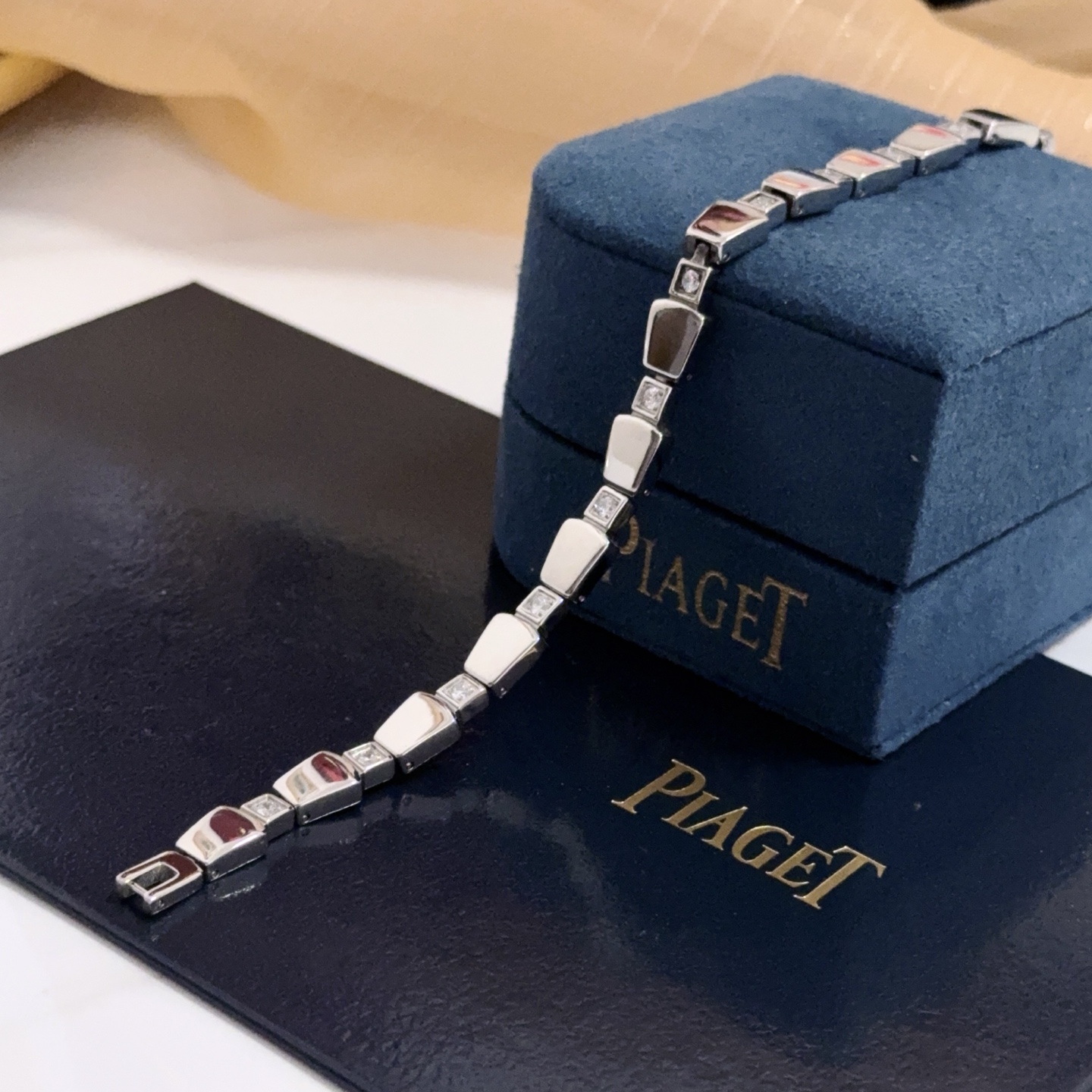 Piaget Dancer bracelet White gold with clear diamonds 18cm
