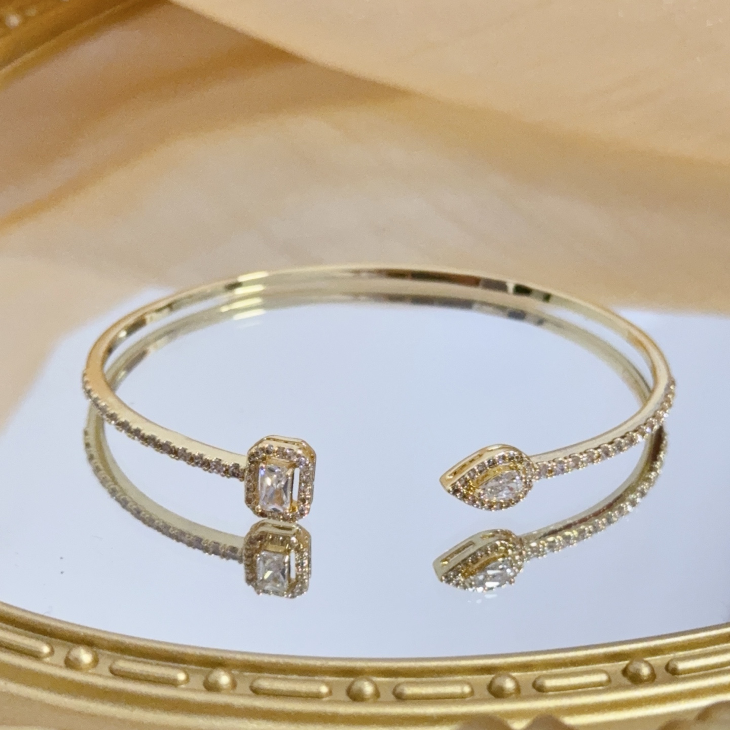 Piaget Possession Open Bangle bracelet 18k yellow gold with clear diamond accents 17cm inner circumference