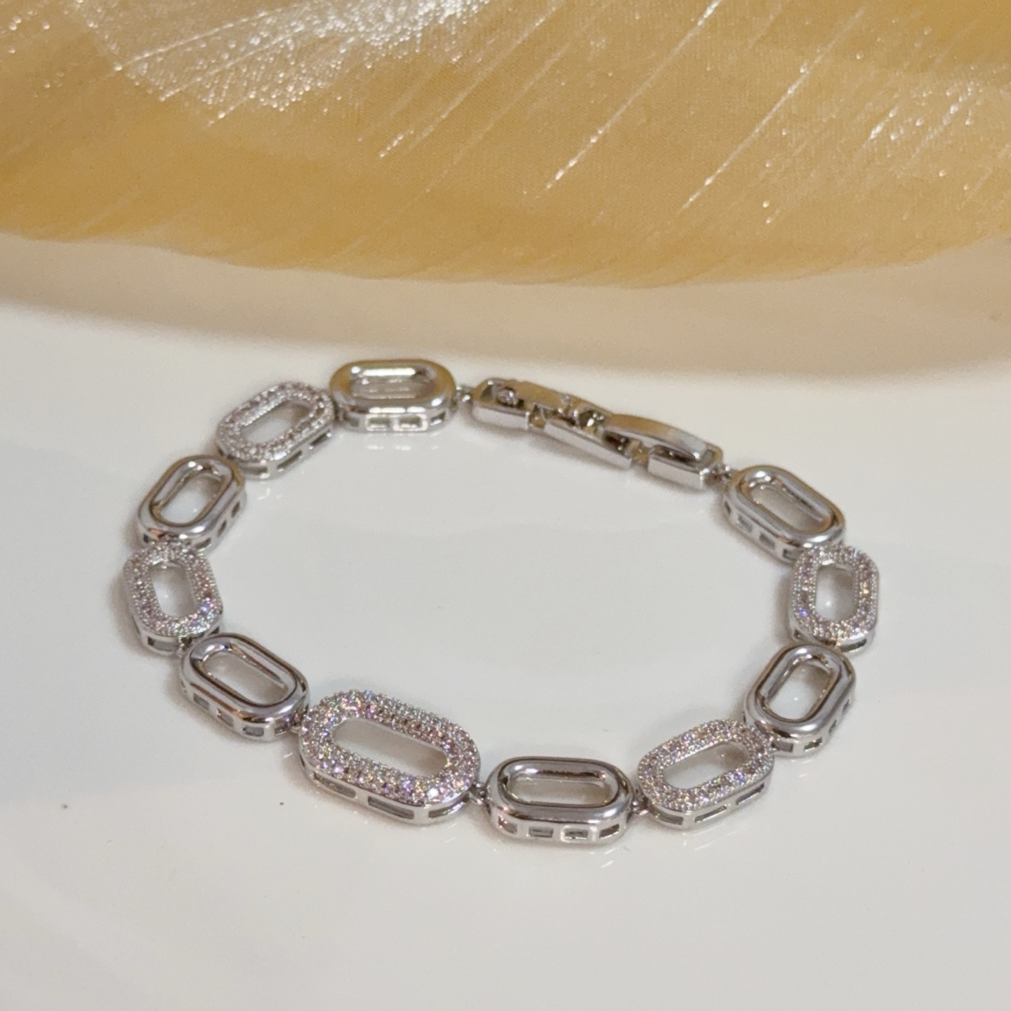 Piaget Possession bracelet Silver-toned white gold with clear diamond pave accents 18cm