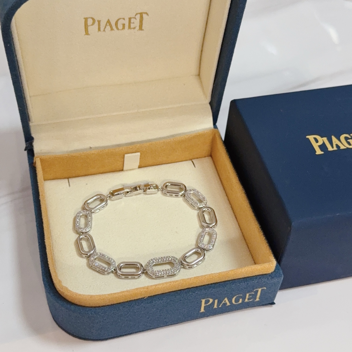 Piaget Possession bracelet Silver-toned white gold with clear diamond pave accents 18cm