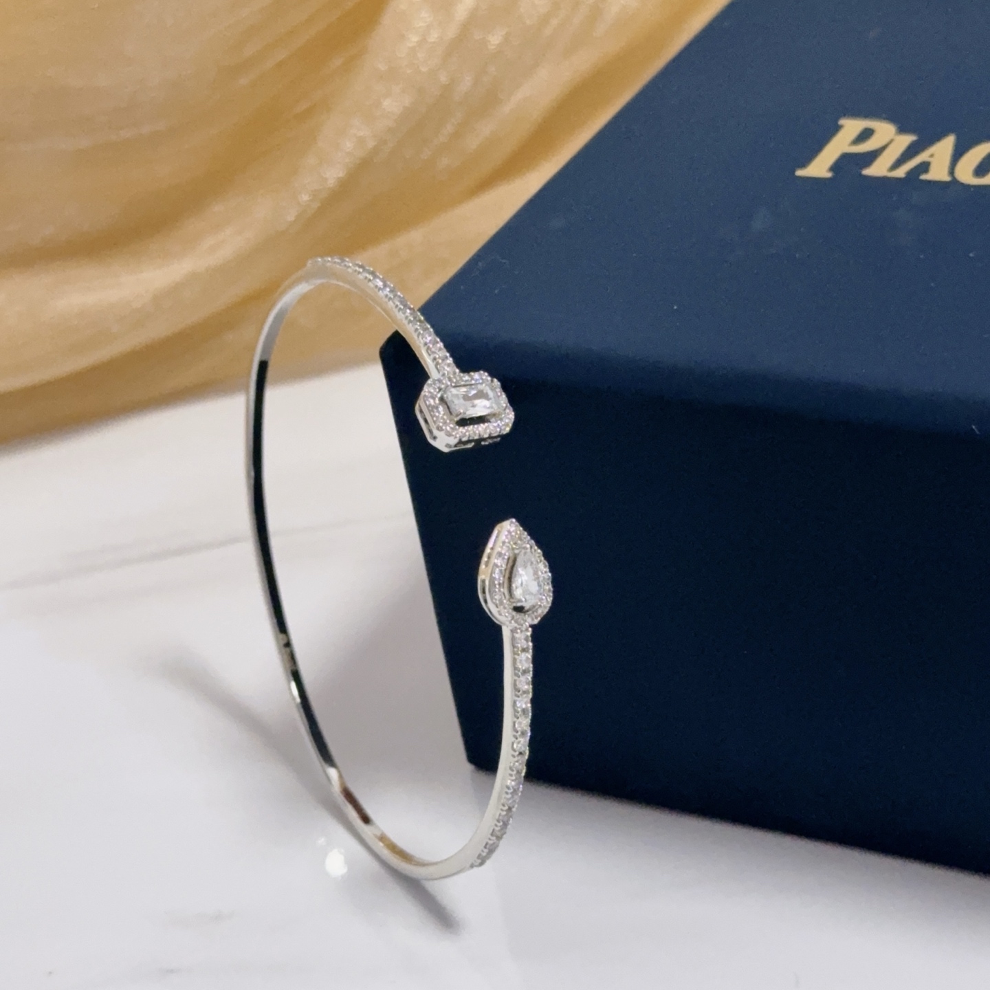 Piaget Treasures Open Cuff Bangle bracelet 18k white gold with clear diamonds 16cm inner circumference