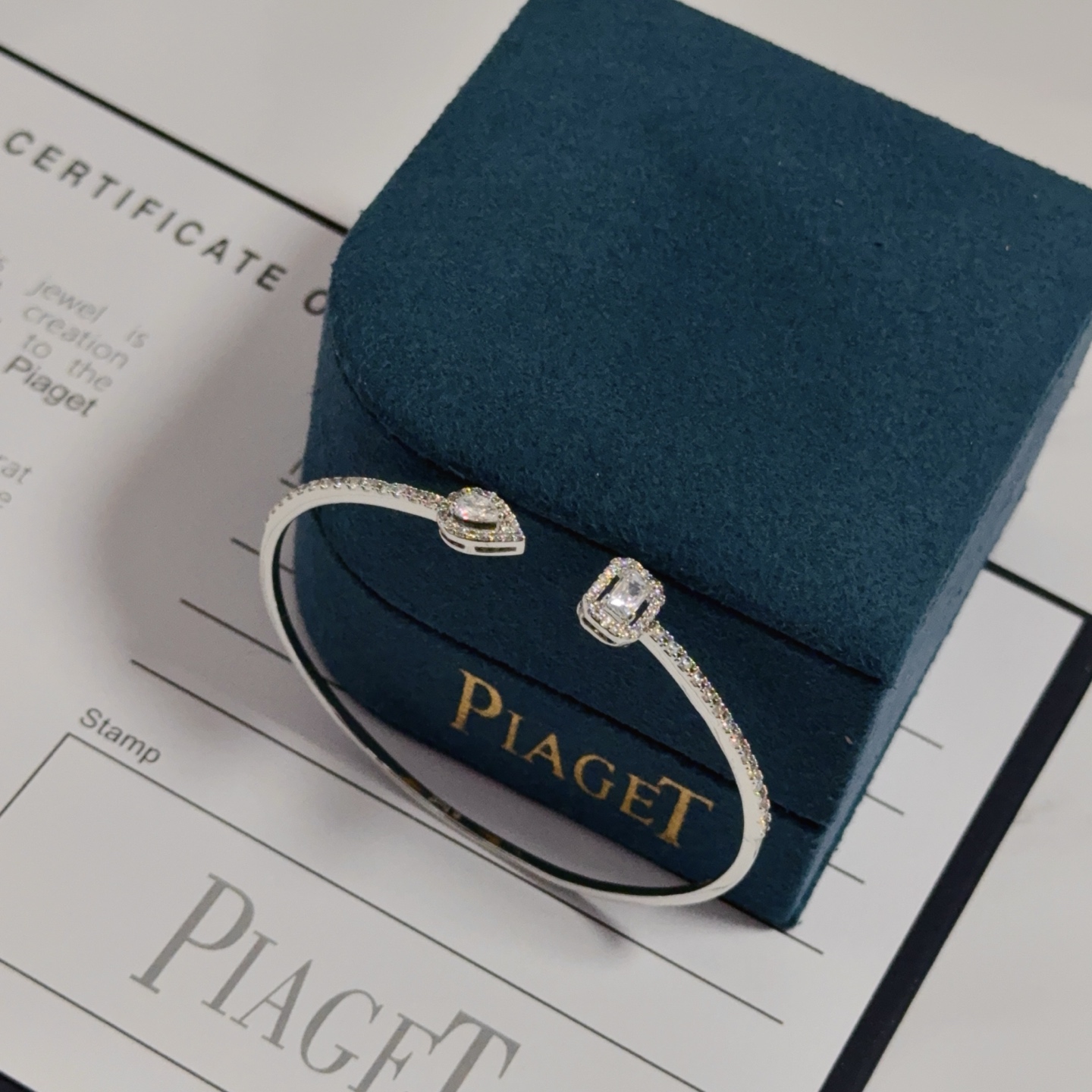 Piaget Treasures Open Cuff Bangle bracelet 18k white gold with clear diamonds 16cm inner circumference