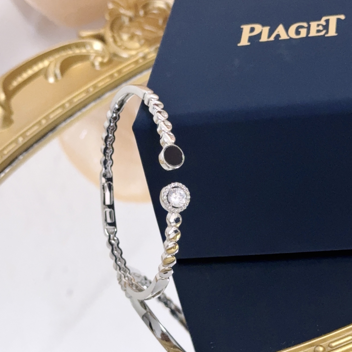 Piaget Possession bracelet silver-toned white gold with black onyx and clear diamond accents 16cm