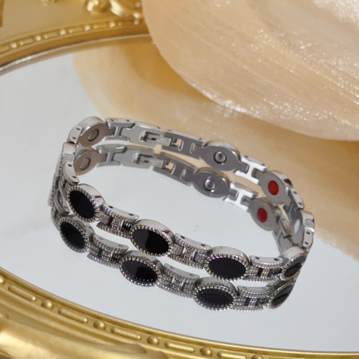 Piaget Magnetic Onyx Link Bracelet bracelet Silver-toned metal with black onyx inlays accented with red and white magnetic element details 19cm