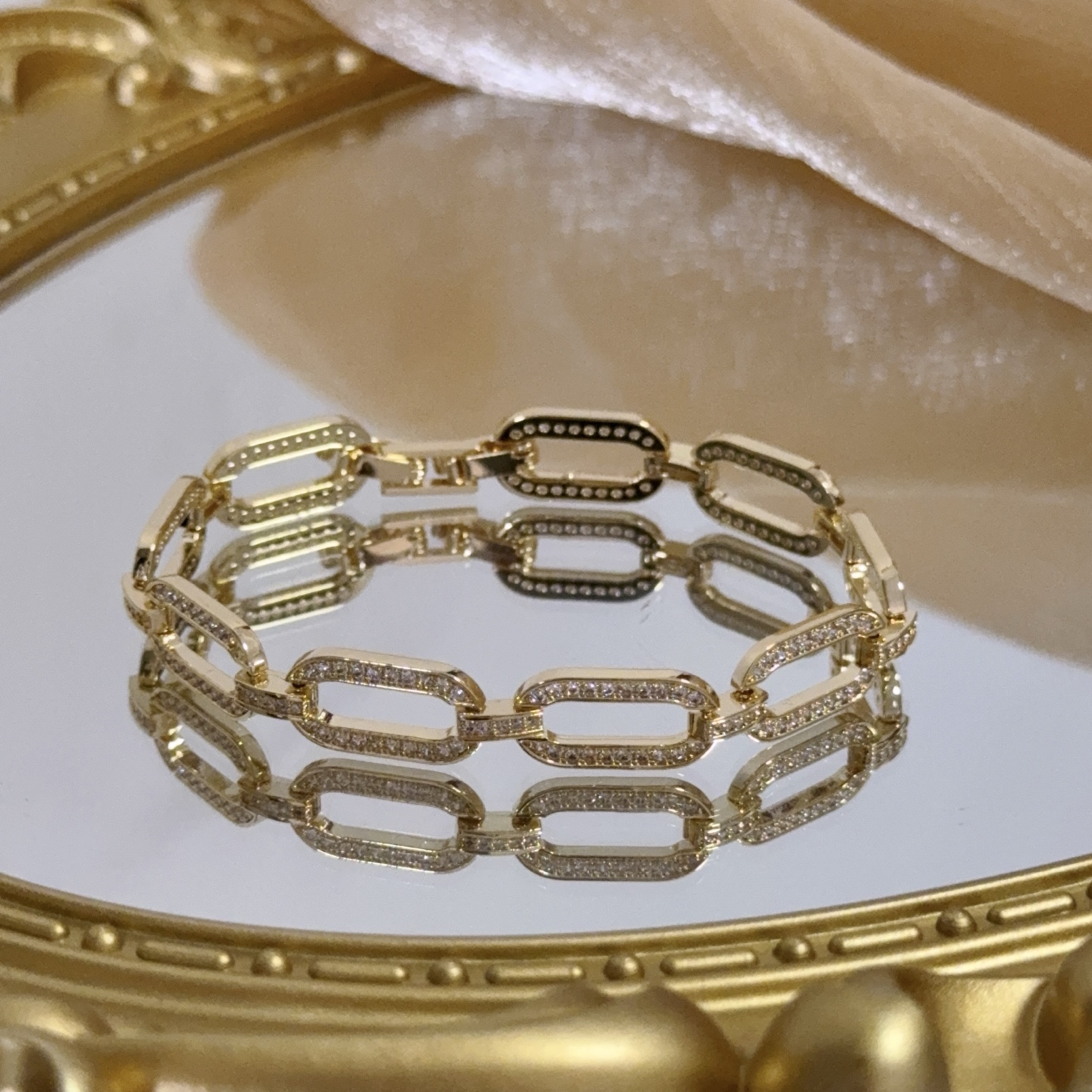 Piaget Possession Paperclip Chain Bracelet bracelet 18k yellow gold with pave set clear diamonds 17cm