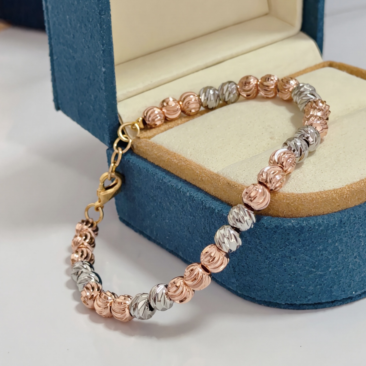Piaget Possession Beaded Bracelet bracelet Tri-tone yellow gold clasp rose gold beads white gold beads no gemstones 18cm adjustable