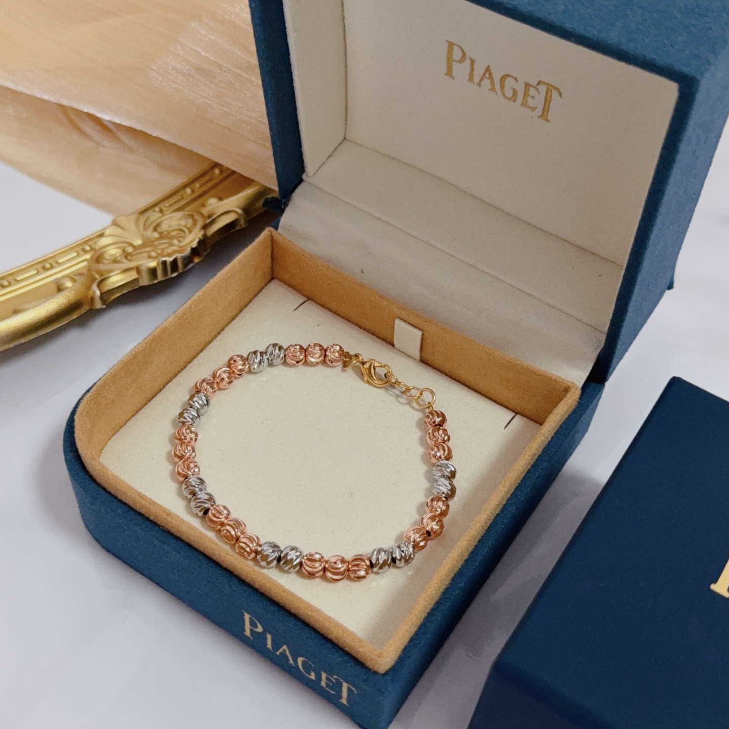 Piaget Possession Beaded Bracelet bracelet Tri-tone yellow gold clasp rose gold beads white gold beads no gemstones 18cm adjustable