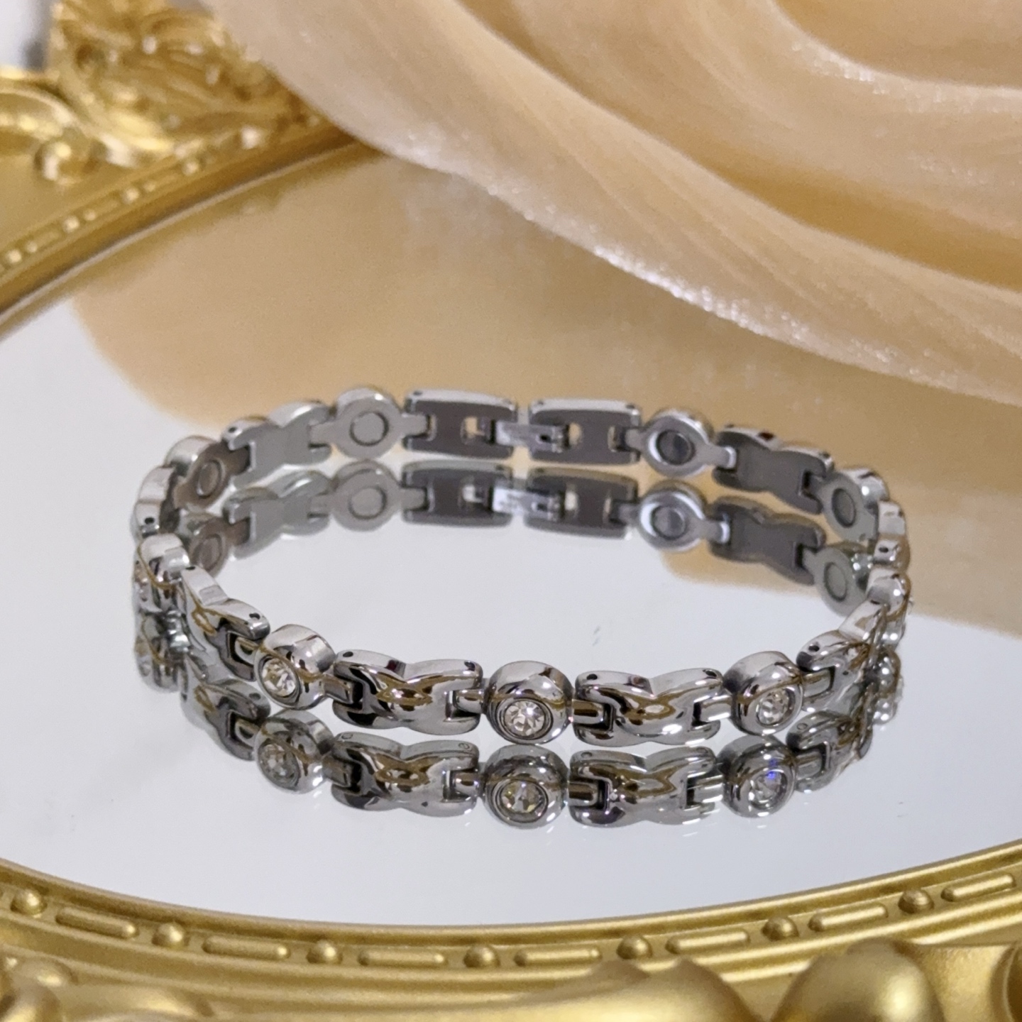 Piaget Possession bracelet silver-toned metal with clear faceted stones 17cm