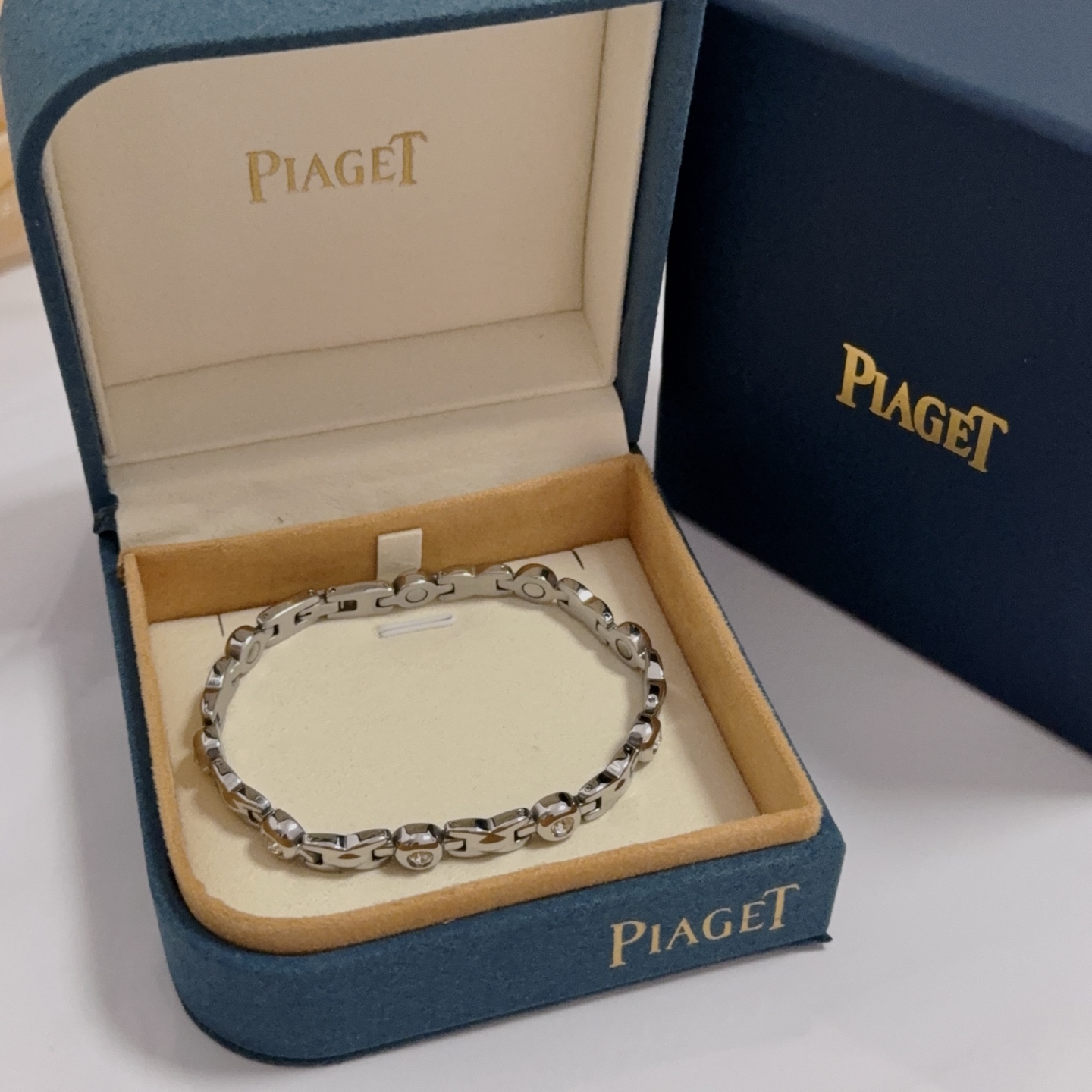 Piaget Possession bracelet silver-toned metal with clear faceted stones 17cm