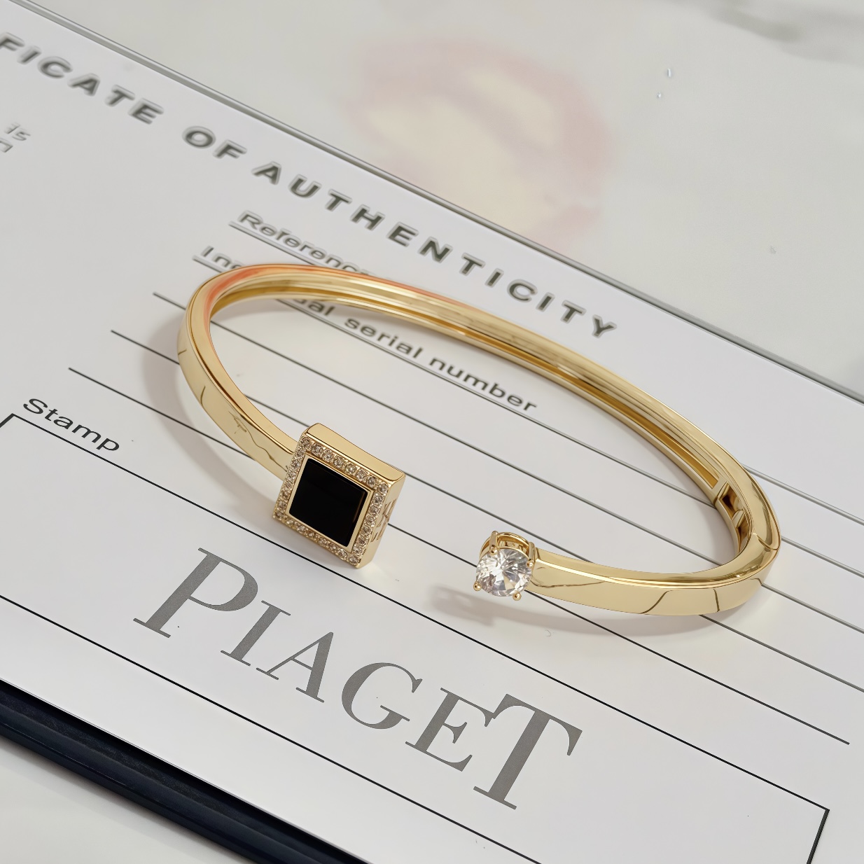 Piaget Possession bracelet yellow gold with black onyx and clear diamond accents 17cm inner circumference