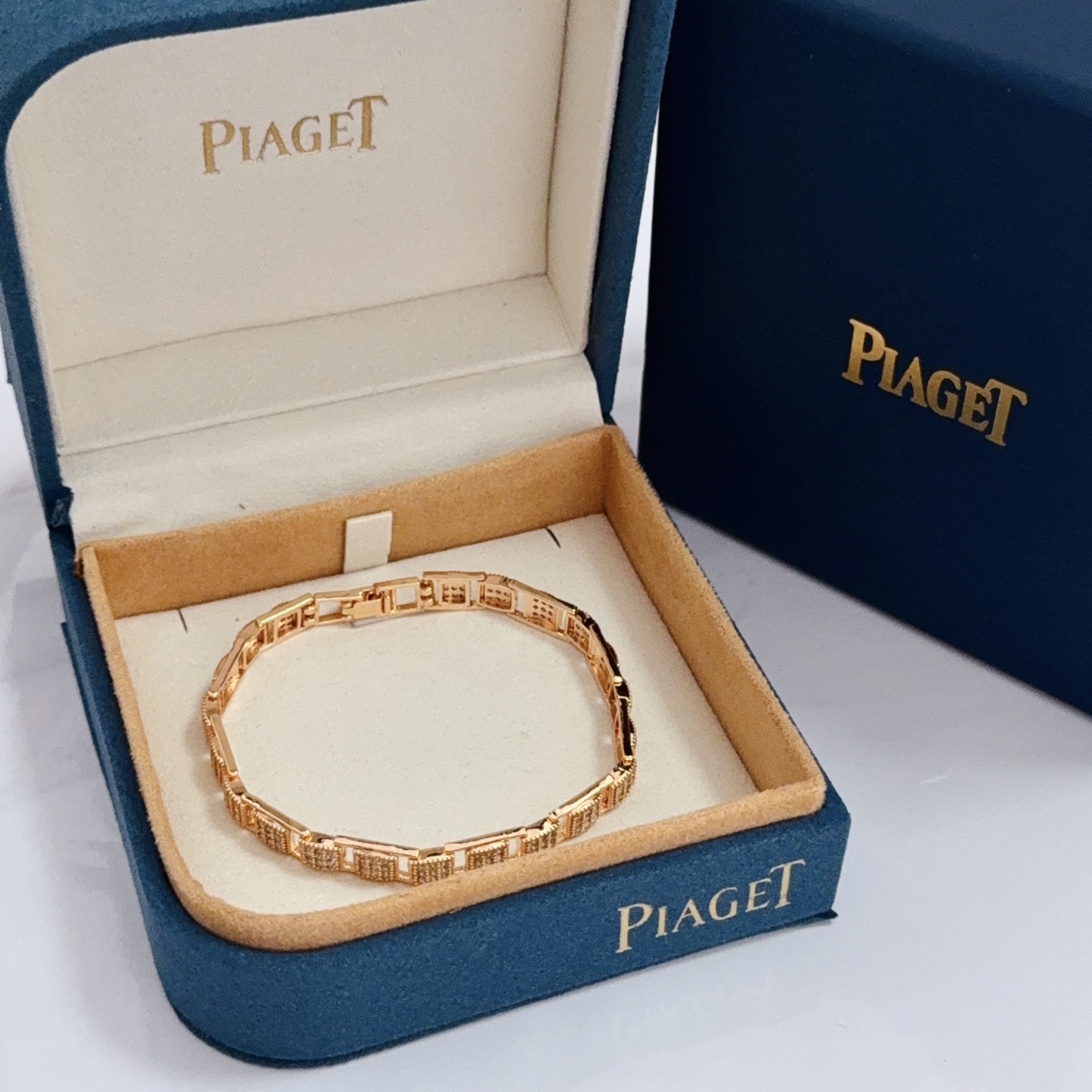 Piaget Pave Diamond Link Bracelet bracelet 18k rose gold with clear white diamonds 18cm