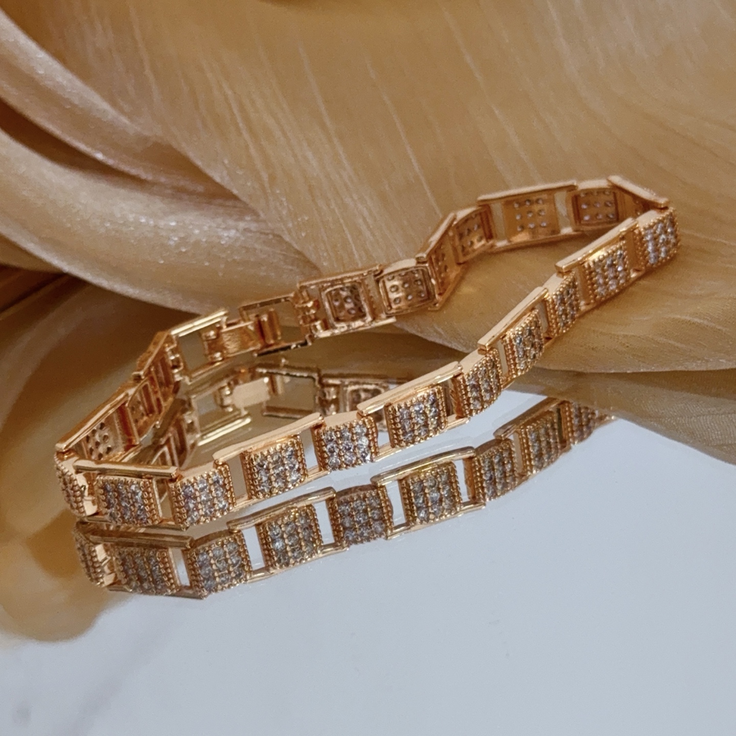 Piaget Pave Diamond Link Bracelet bracelet 18k rose gold with clear white diamonds 18cm